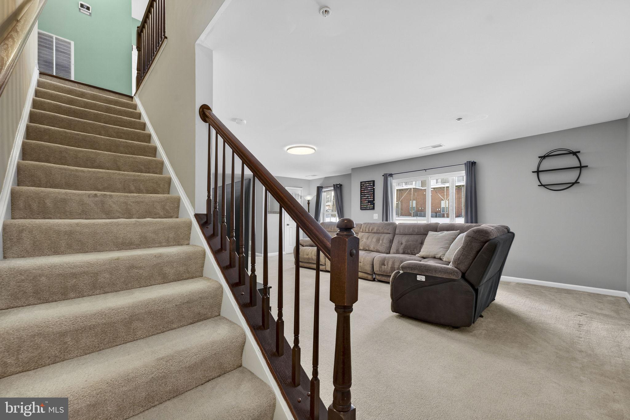 CASCADES PLACE CONDOMINIUM - Residential