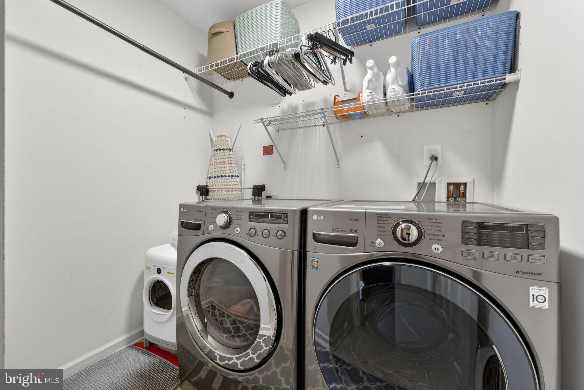 CASCADES PLACE CONDOMINIUM - Residential