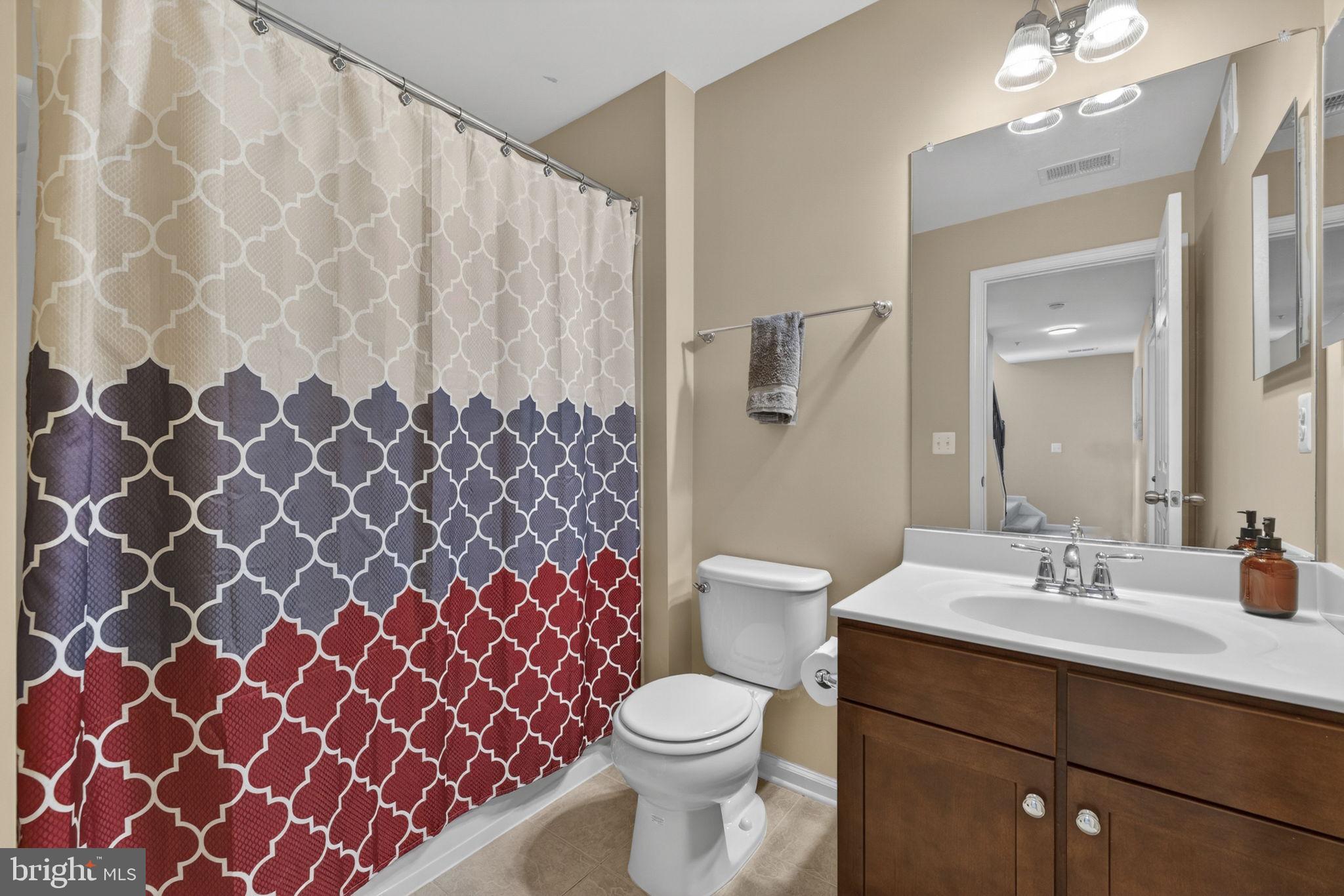 CASCADES PLACE CONDOMINIUM - Residential