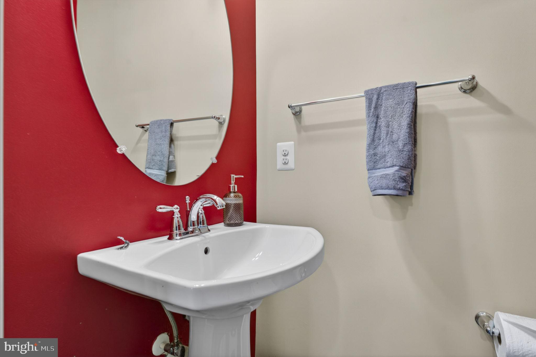 CASCADES PLACE CONDOMINIUM - Residential