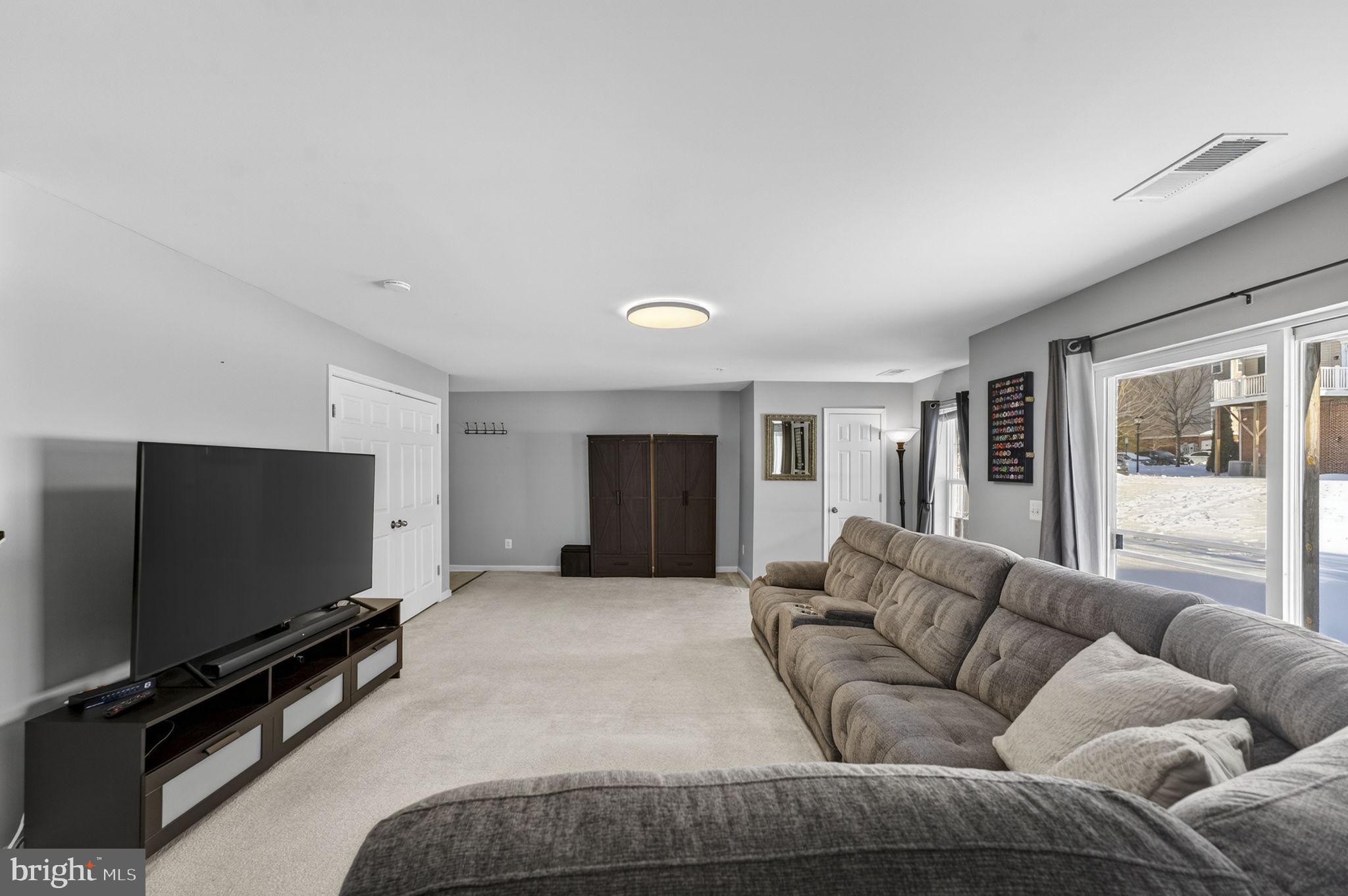 CASCADES PLACE CONDOMINIUM - Residential