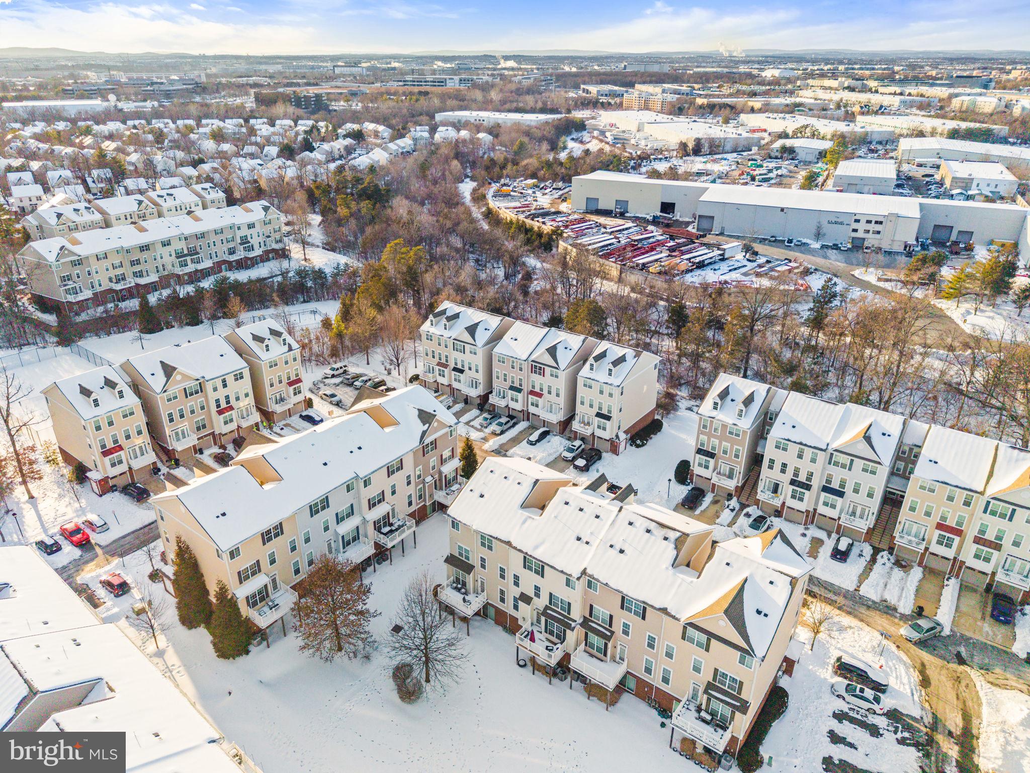 CASCADES PLACE CONDOMINIUM - Residential