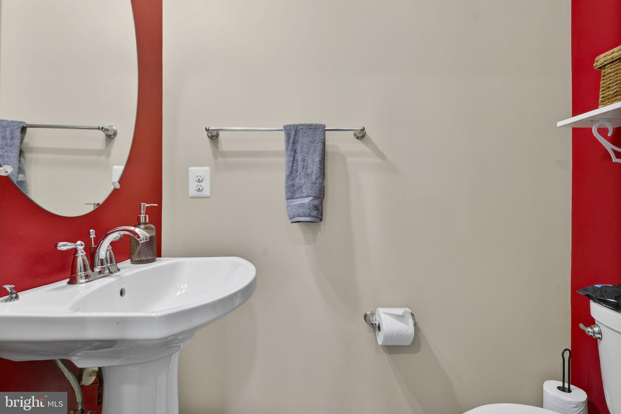 CASCADES PLACE CONDOMINIUM - Residential