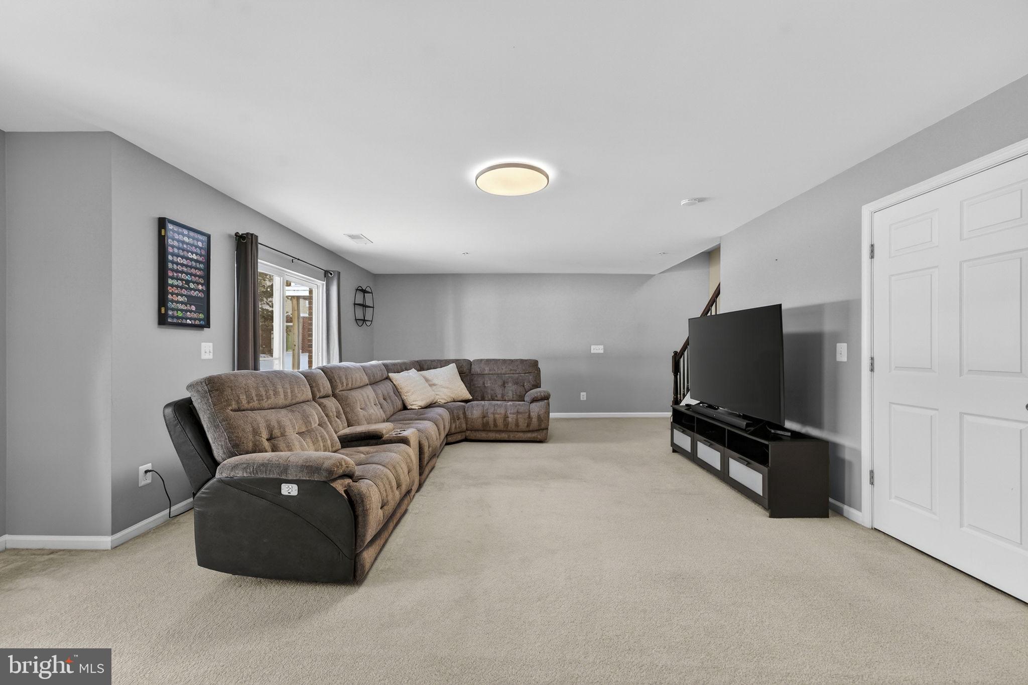 CASCADES PLACE CONDOMINIUM - Residential