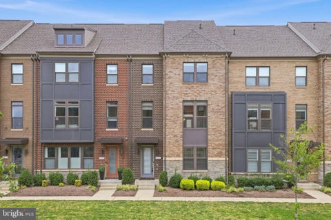 Townhouse For Rent - 44735 Medway Terrace<br/> ASHBURN, VA 20147