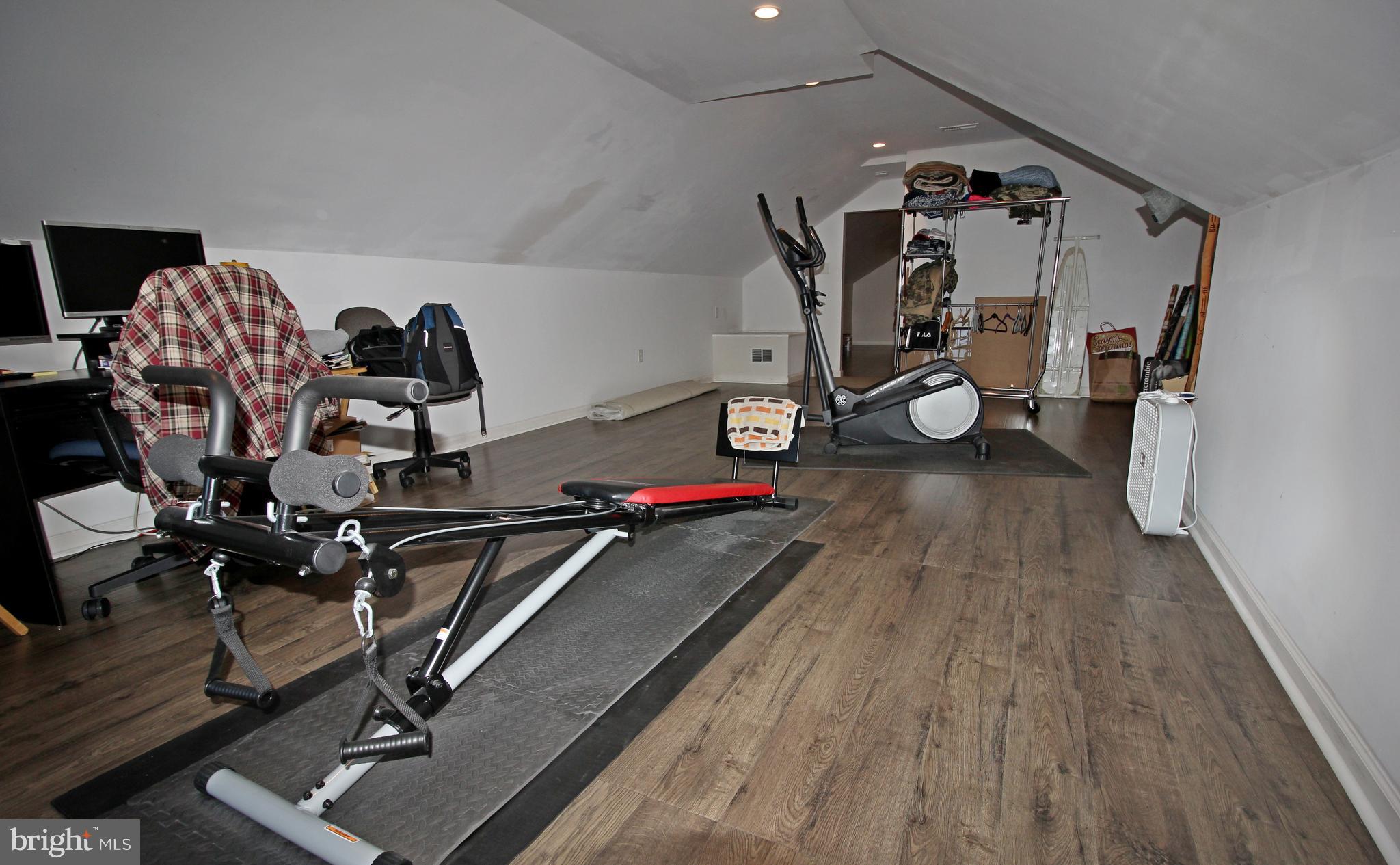 FOREST HILLS - Residential