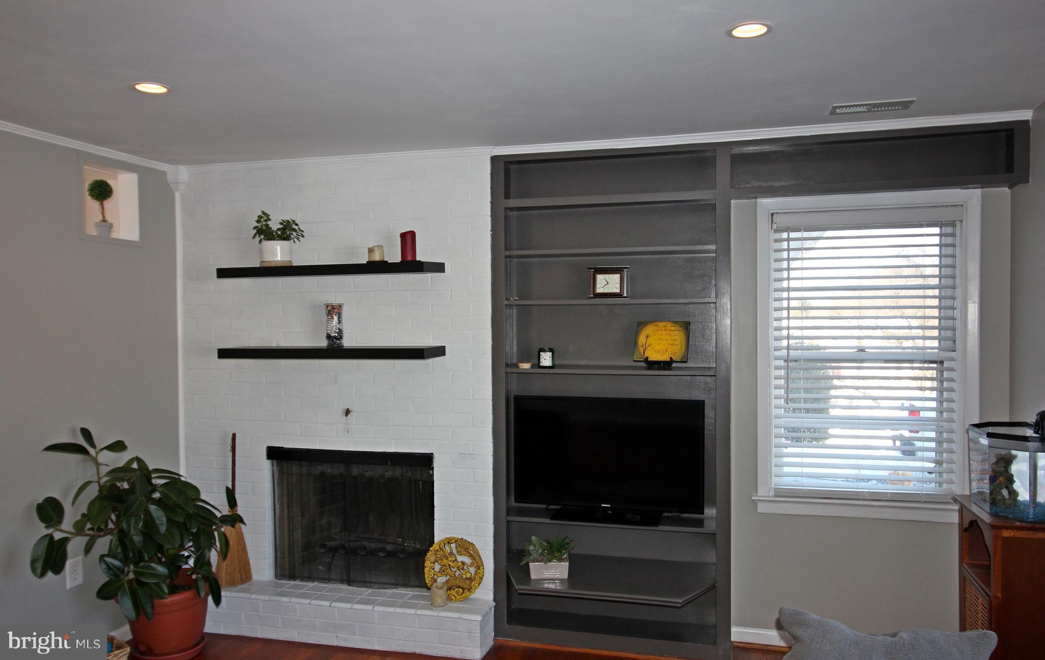 FOREST HILLS - Residential