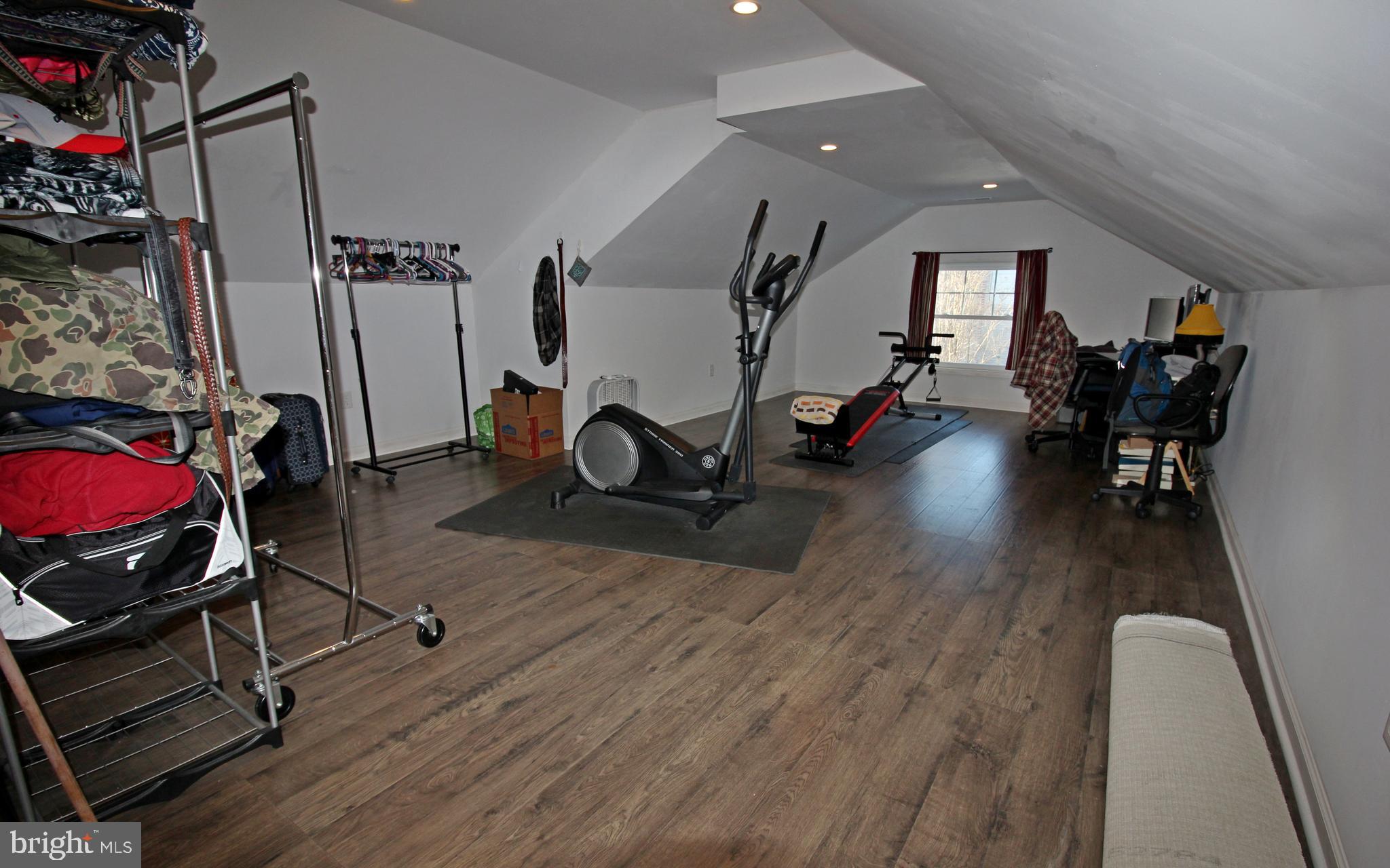 FOREST HILLS - Residential