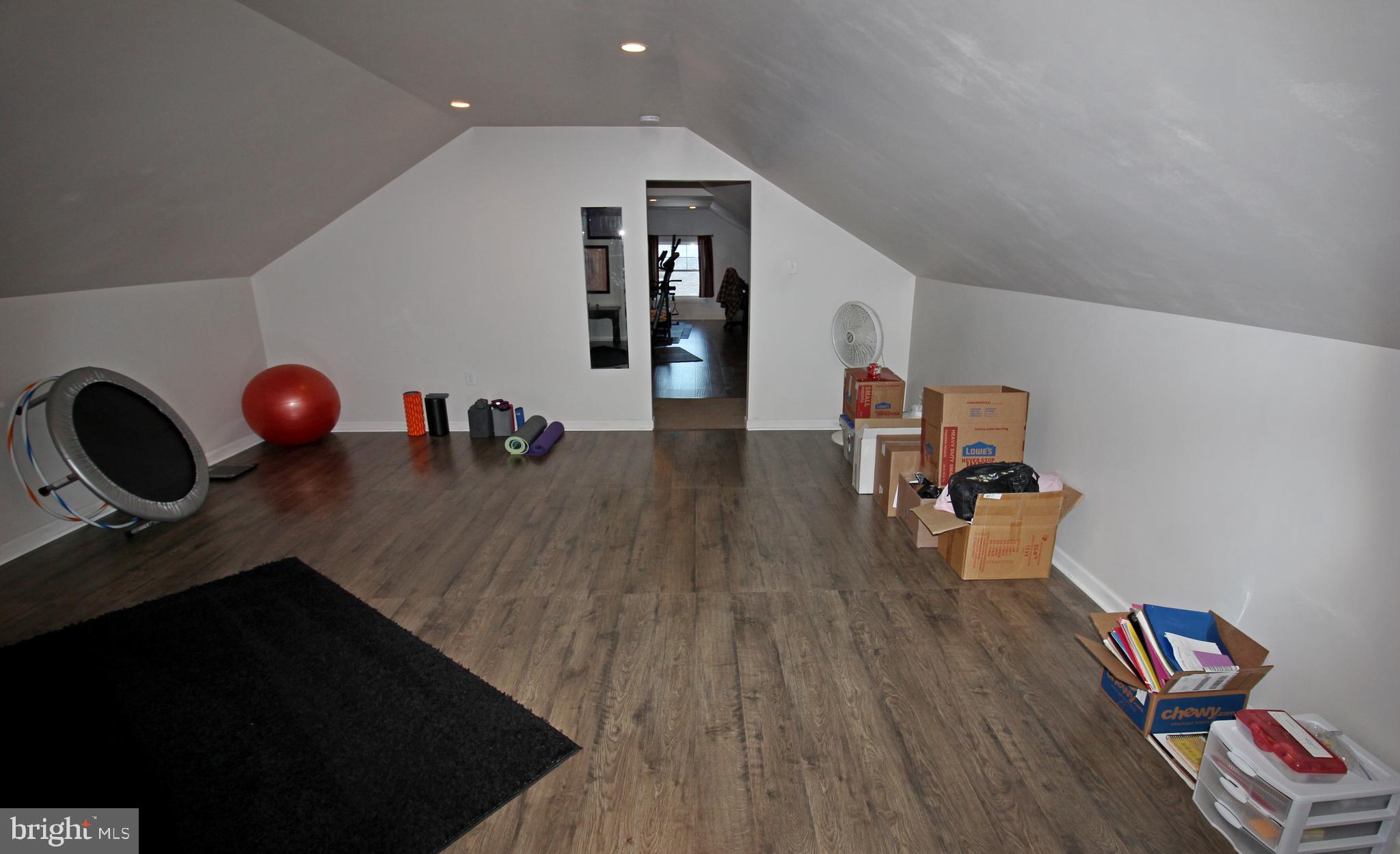 FOREST HILLS - Residential