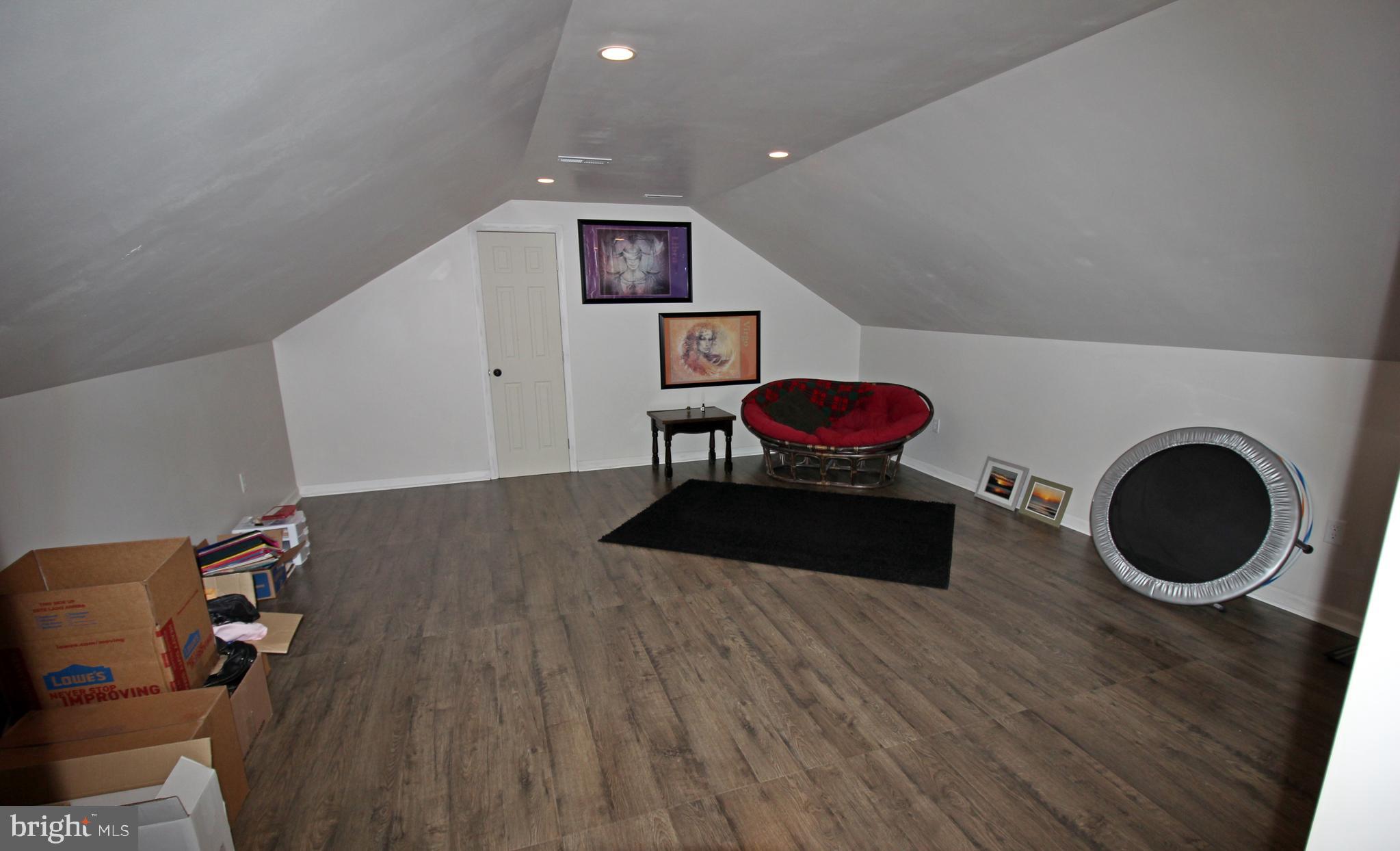 FOREST HILLS - Residential