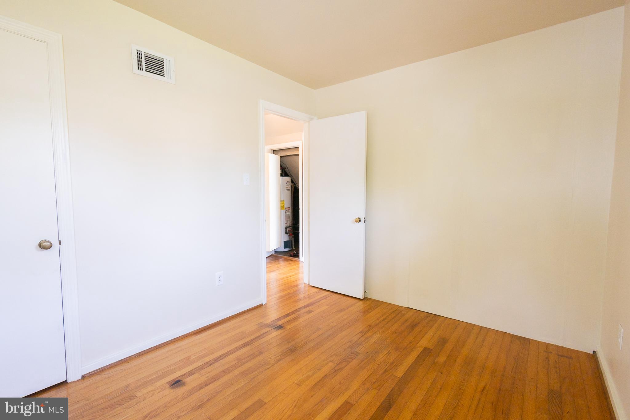 BUCKNELL MANOR - Residential Lease