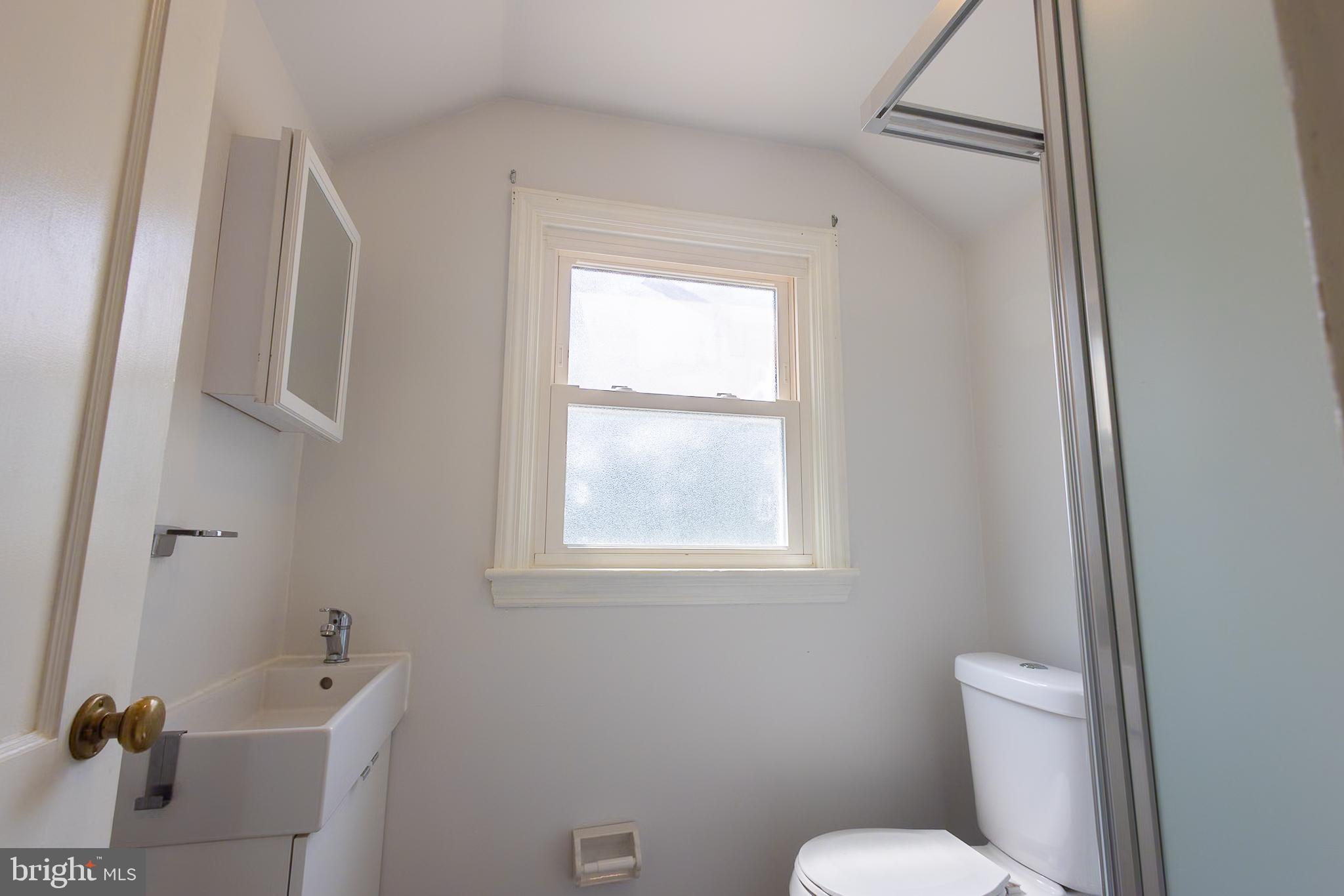 BUCKNELL MANOR - Residential Lease