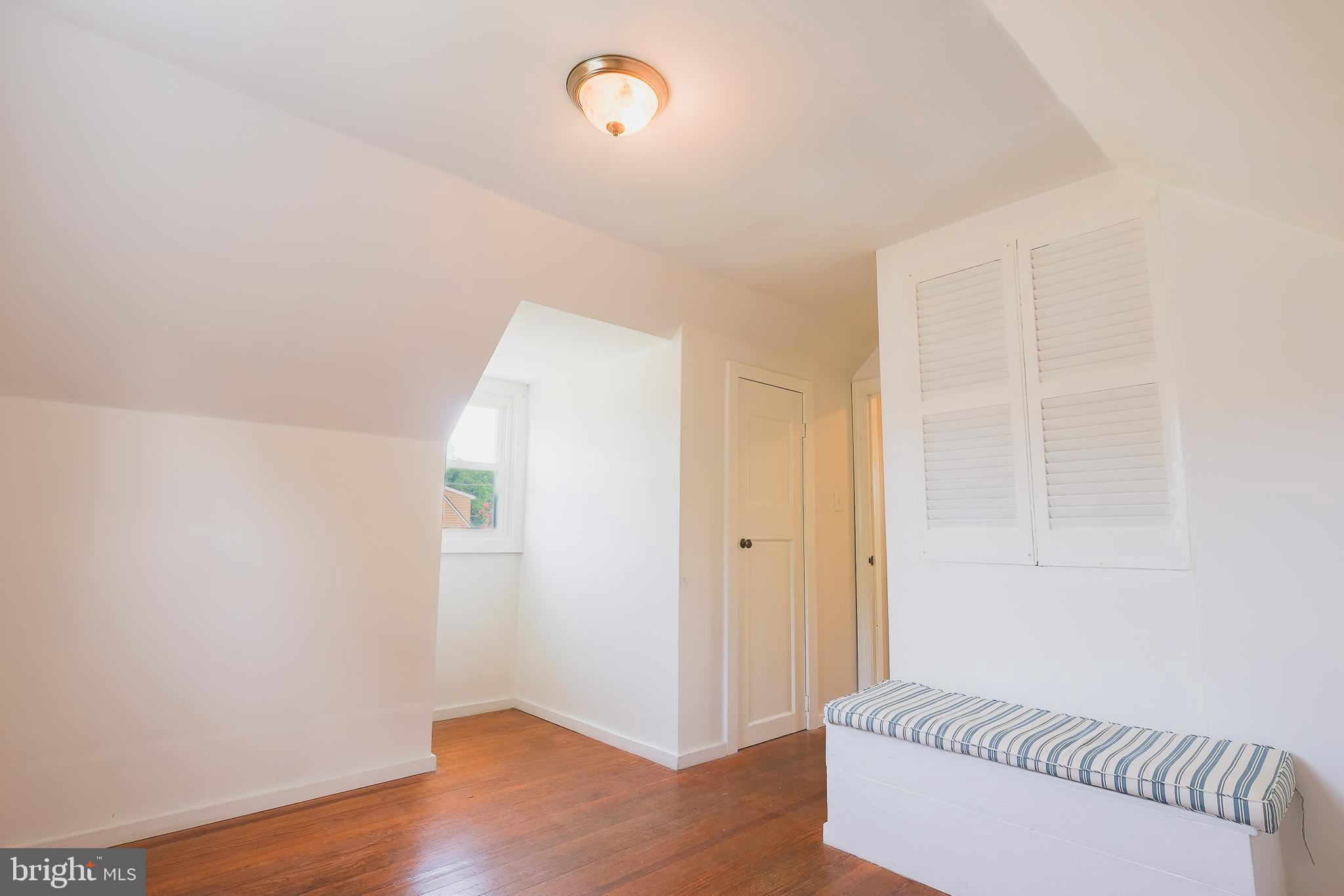 BUCKNELL MANOR - Residential Lease