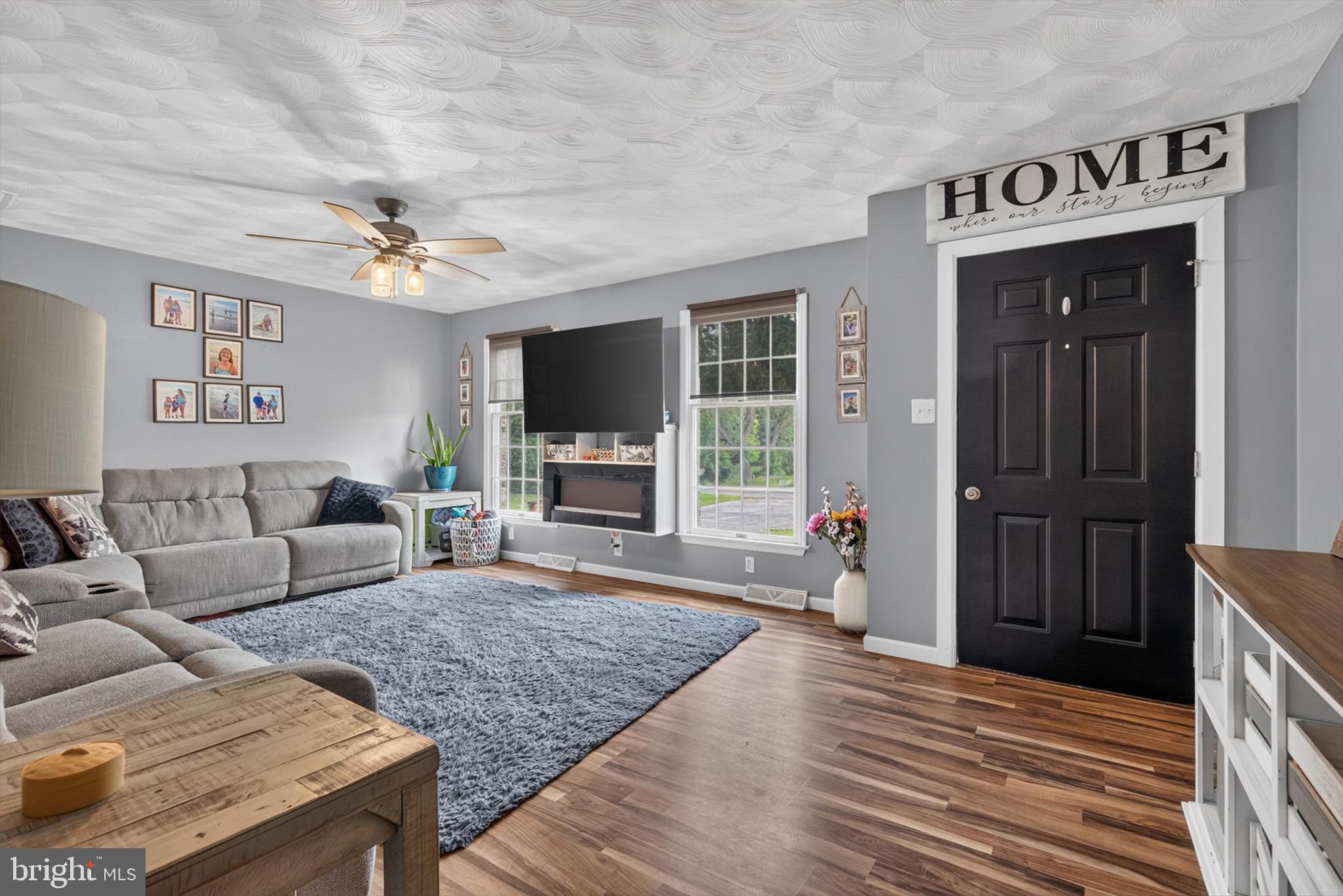 902 RUBY LANE
