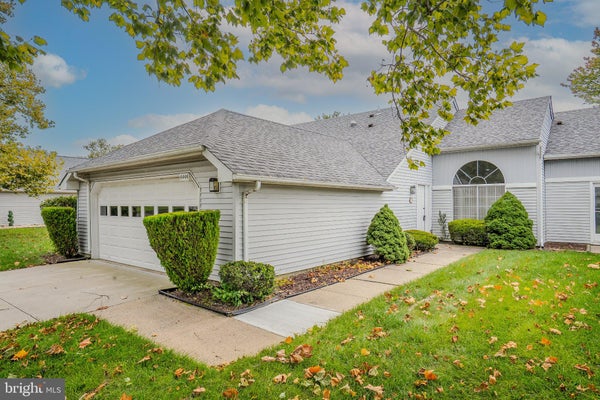 644A NUTLEY DR, MONROE TOWNSHIP, NJ 08831 - Image 4a3cbe19c8fb576570e2e97af9cb847f/410468592