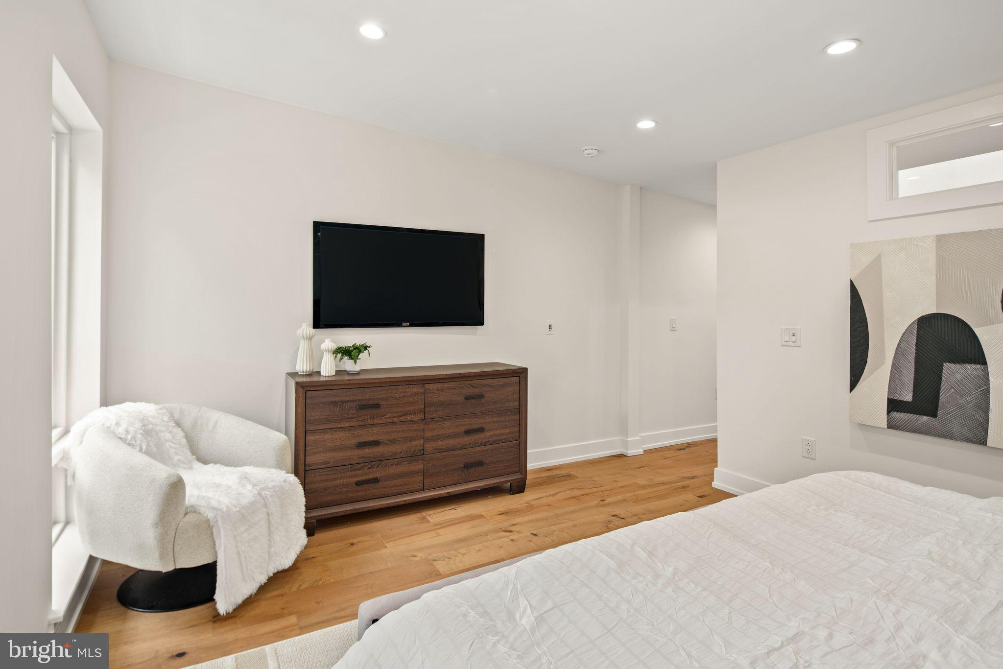 GRADUATE HOSPITAL - Residential