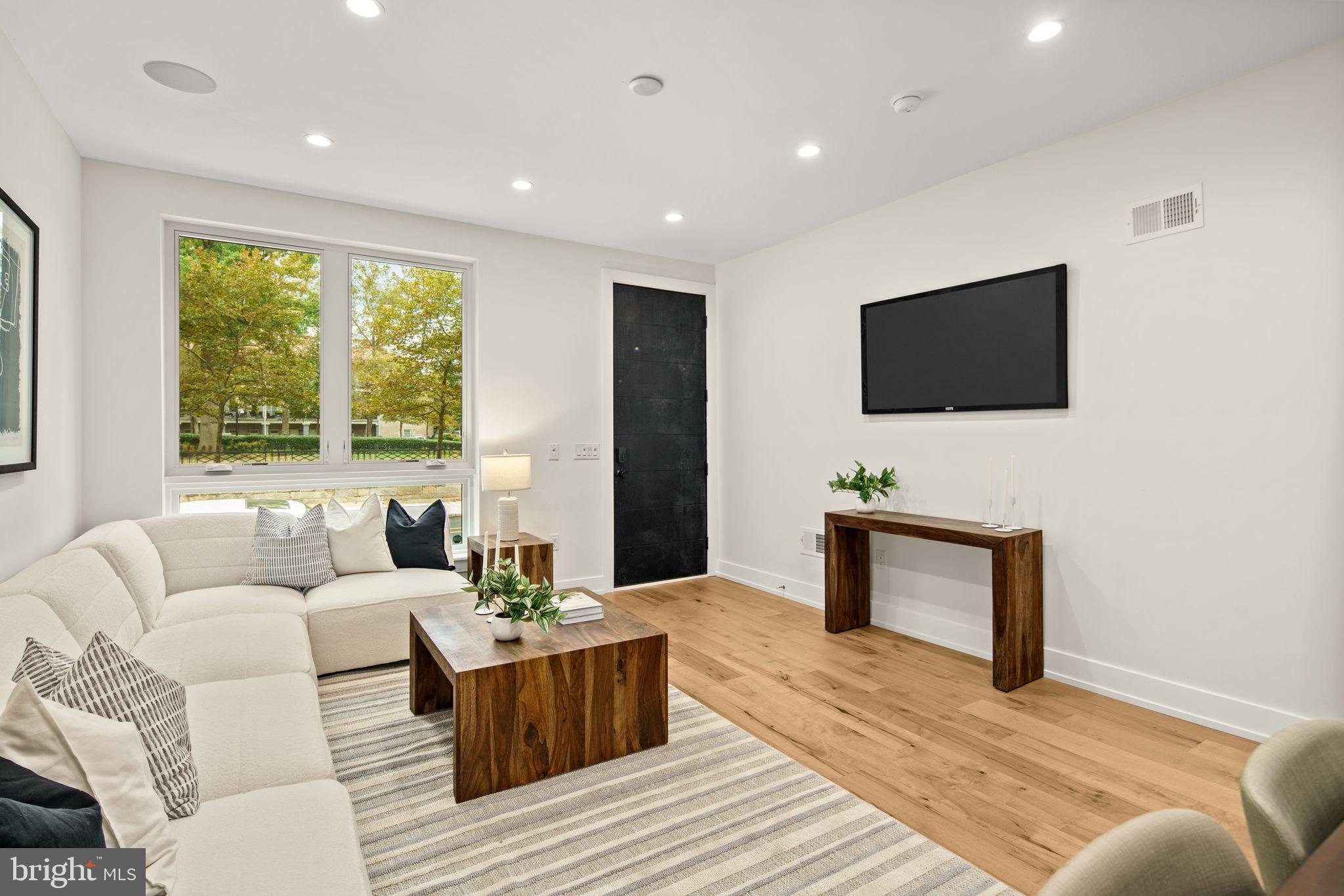 GRADUATE HOSPITAL - Residential