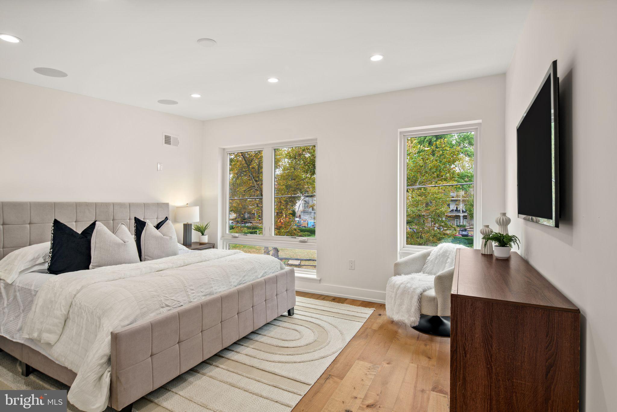 GRADUATE HOSPITAL - Residential