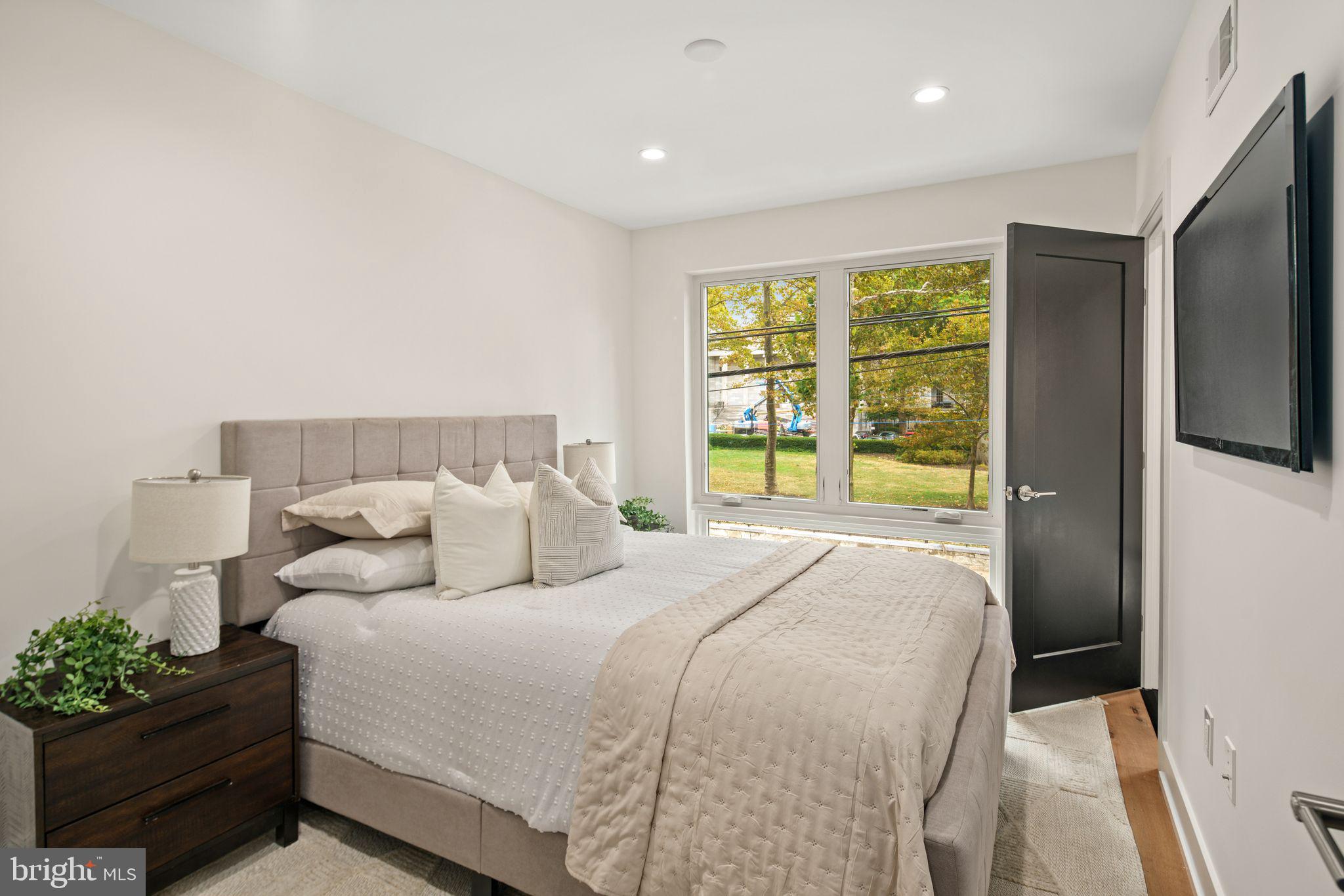 GRADUATE HOSPITAL - Residential