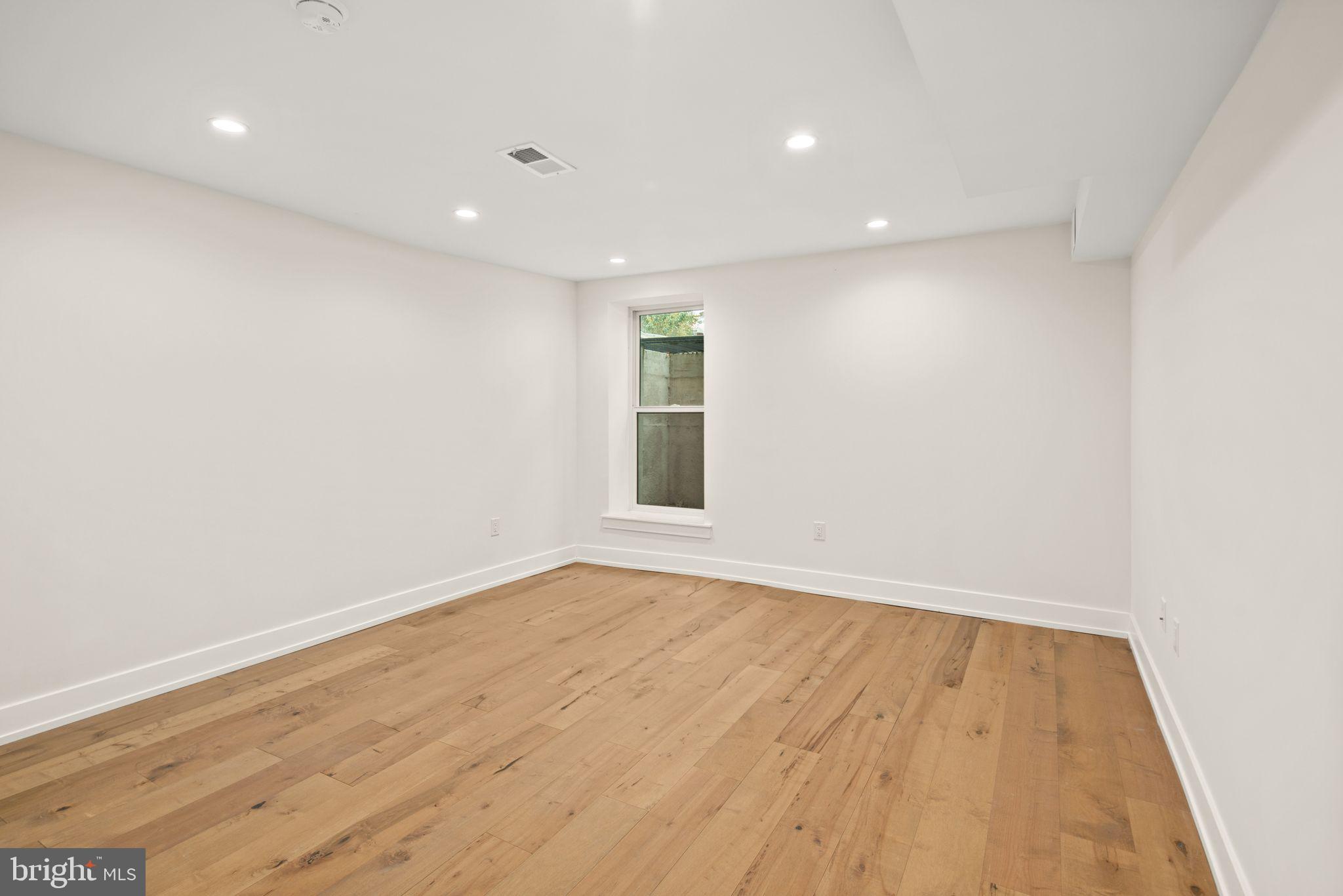 GRADUATE HOSPITAL - Residential