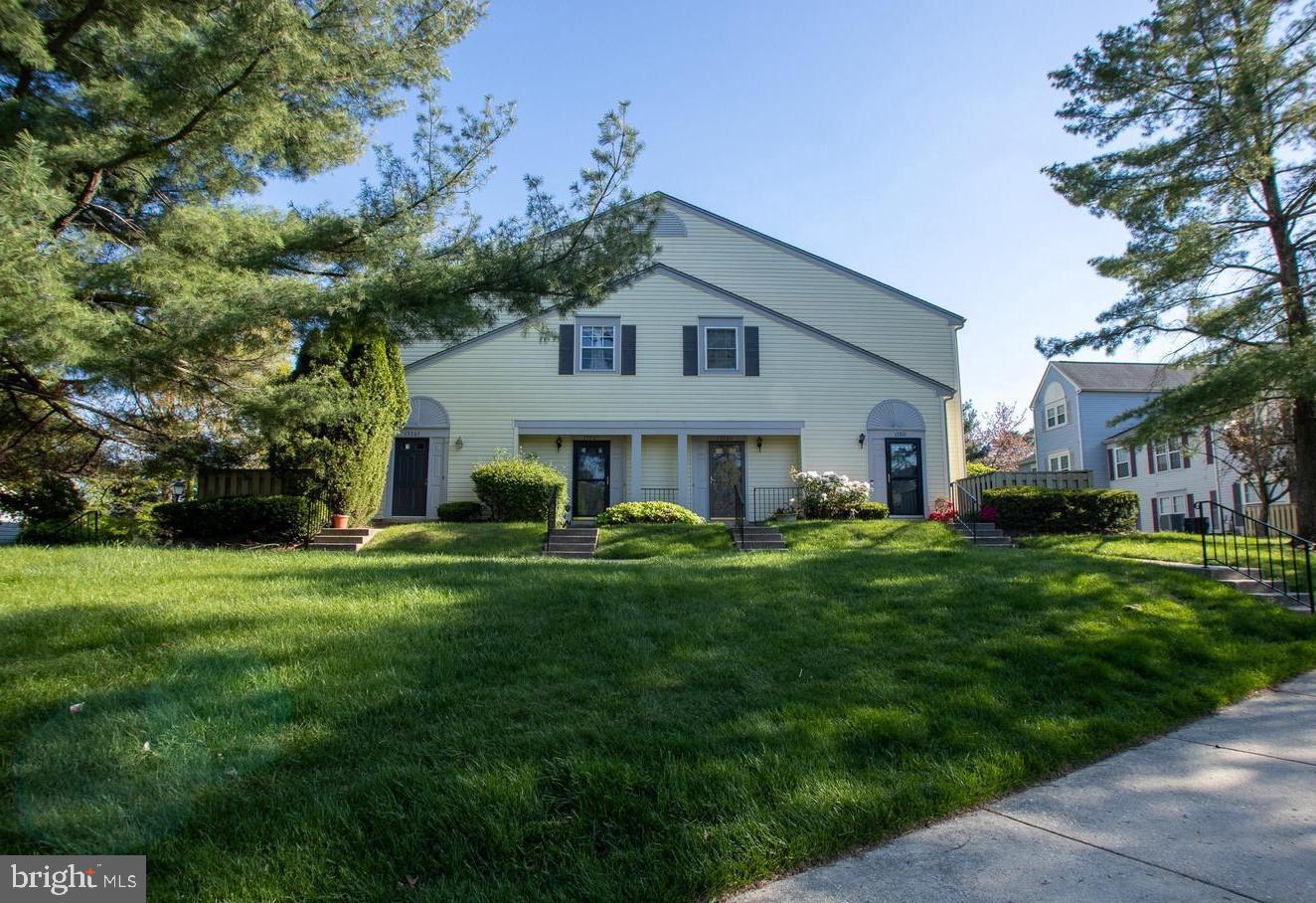 Available July 1st. Easy to show. Tenant is responsible for utilities. Condo fee paid by landlord. Online application. Landlord requests credit over 640 and 3 times monthly rent for income. Maximum of 2 incomes to qualify.