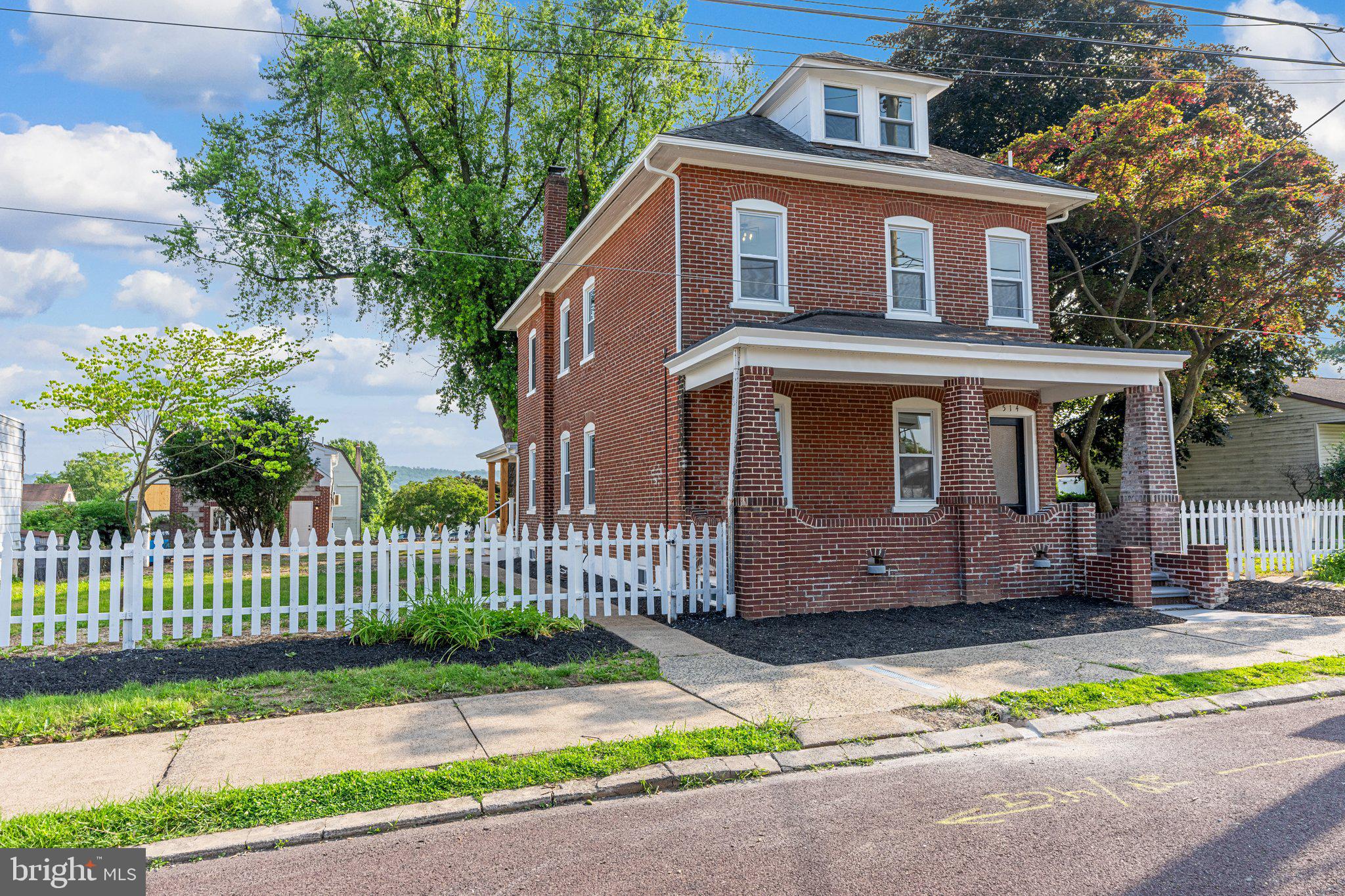 514 W RACE STREET