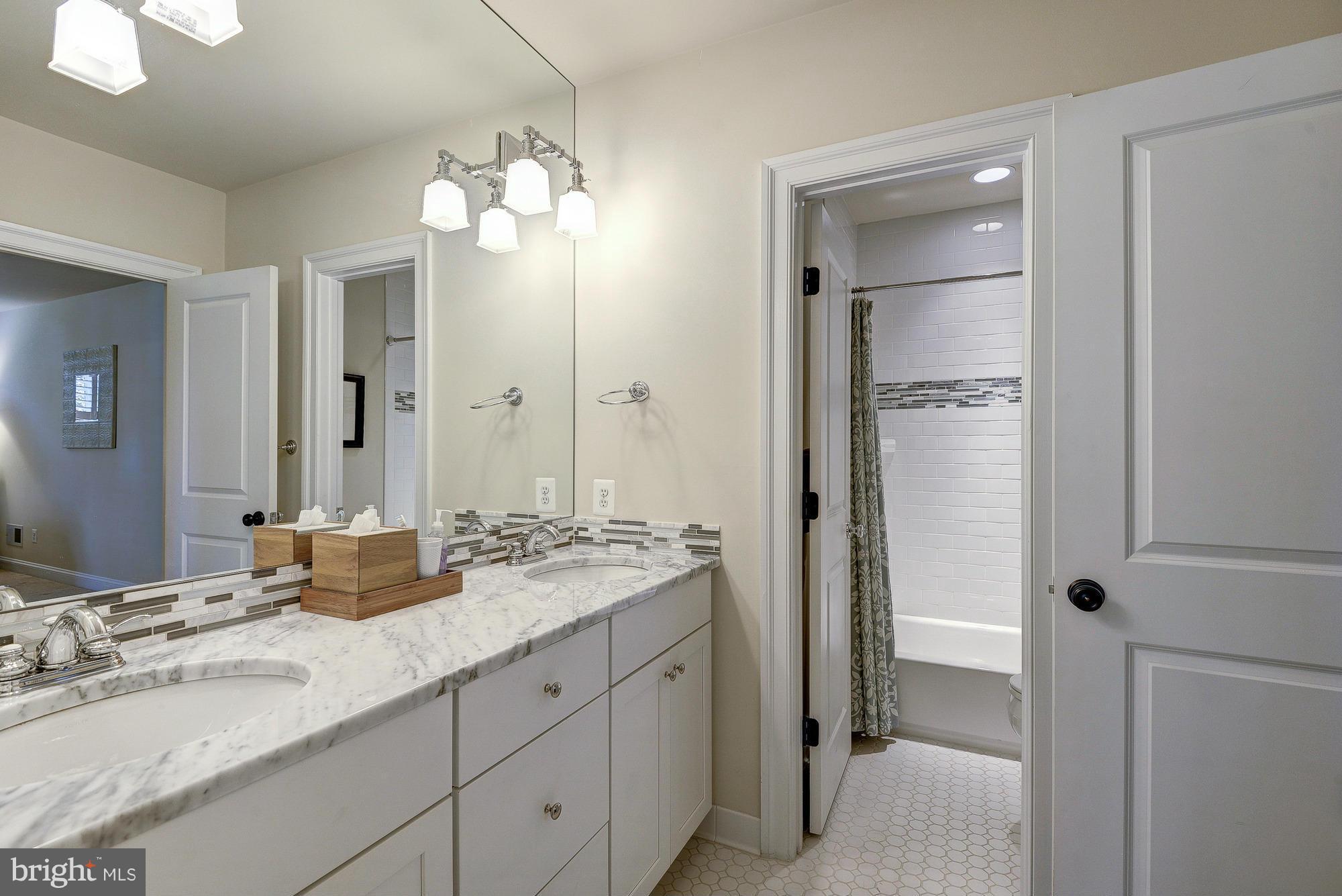 FRANKLIN PARK - Residential