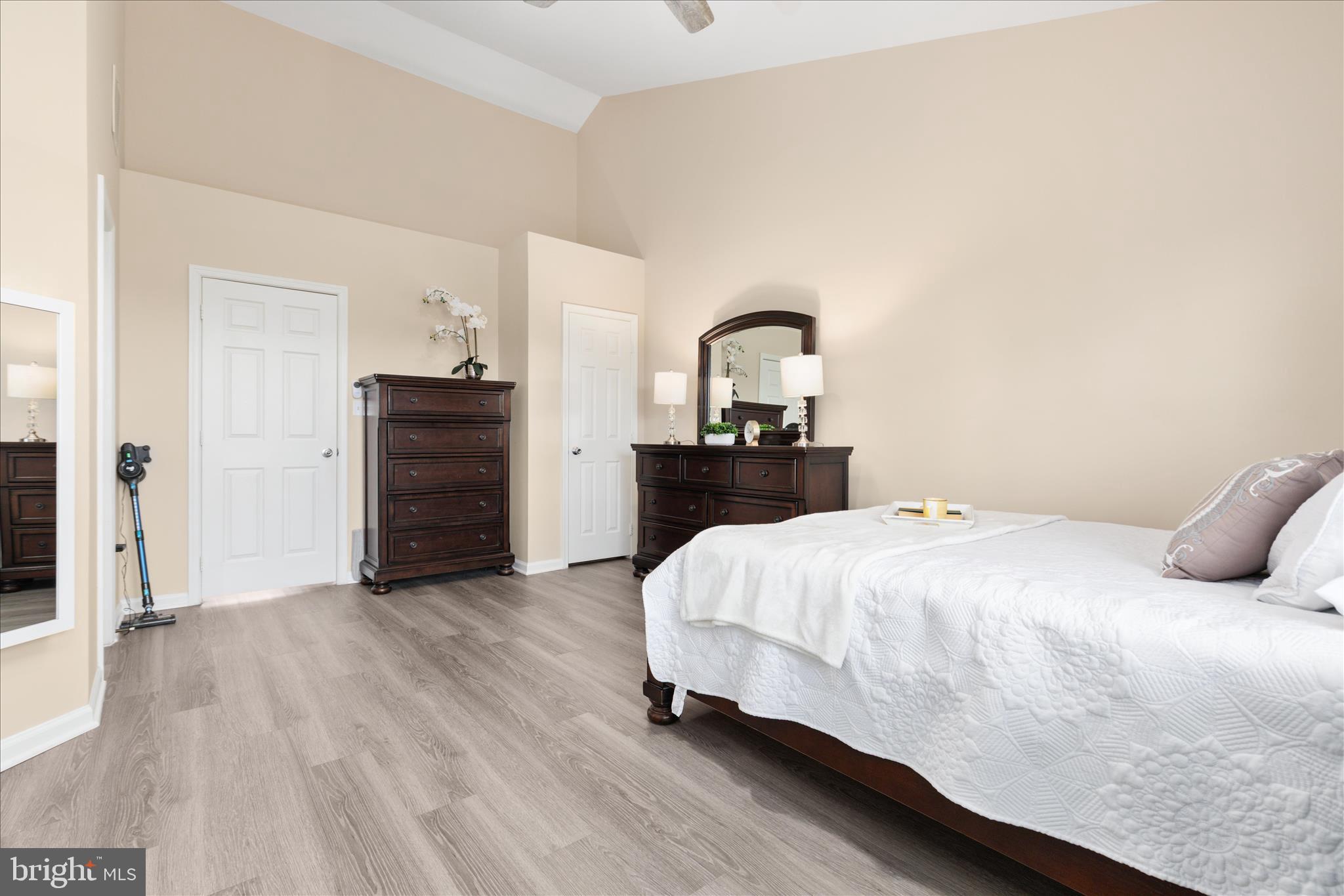 ASHBURN VILLAGE - Residential