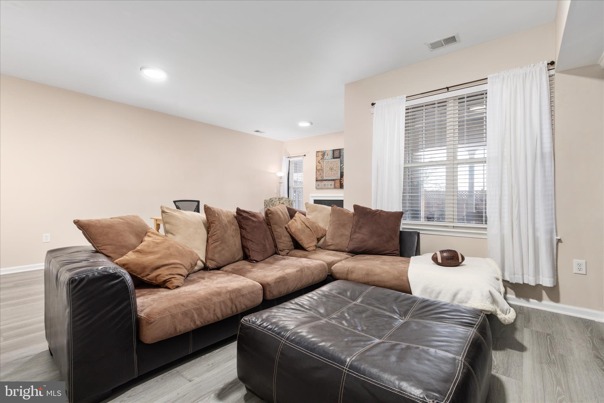 ASHBURN VILLAGE - Residential