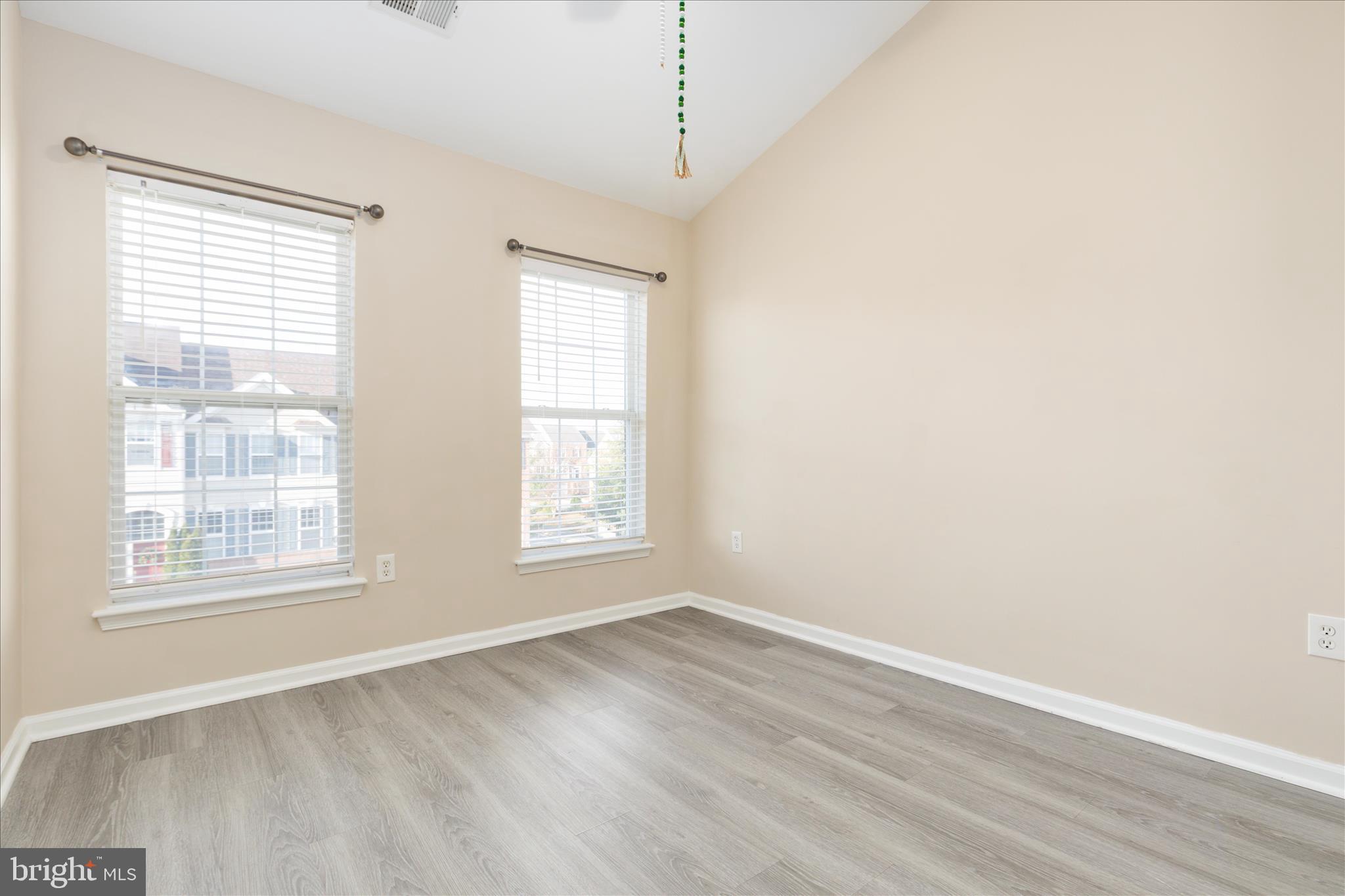 ASHBURN VILLAGE - Residential