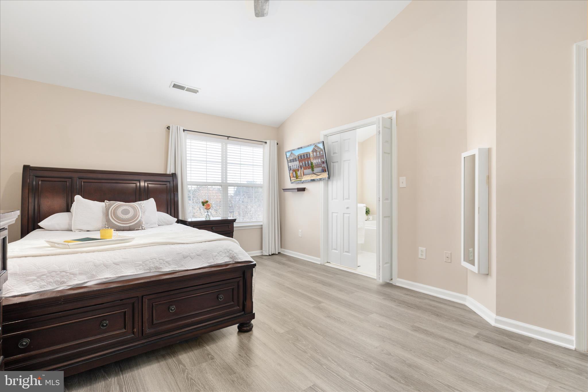 ASHBURN VILLAGE - Residential