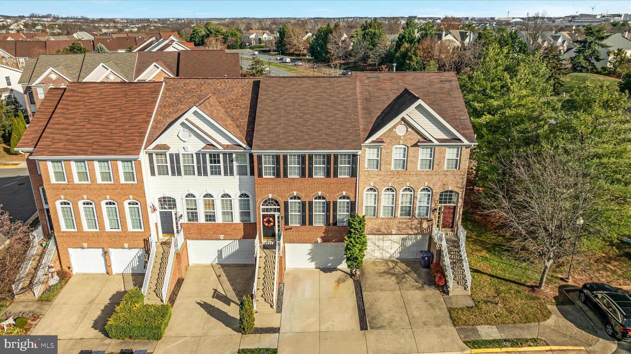 ASHBURN VILLAGE - Residential