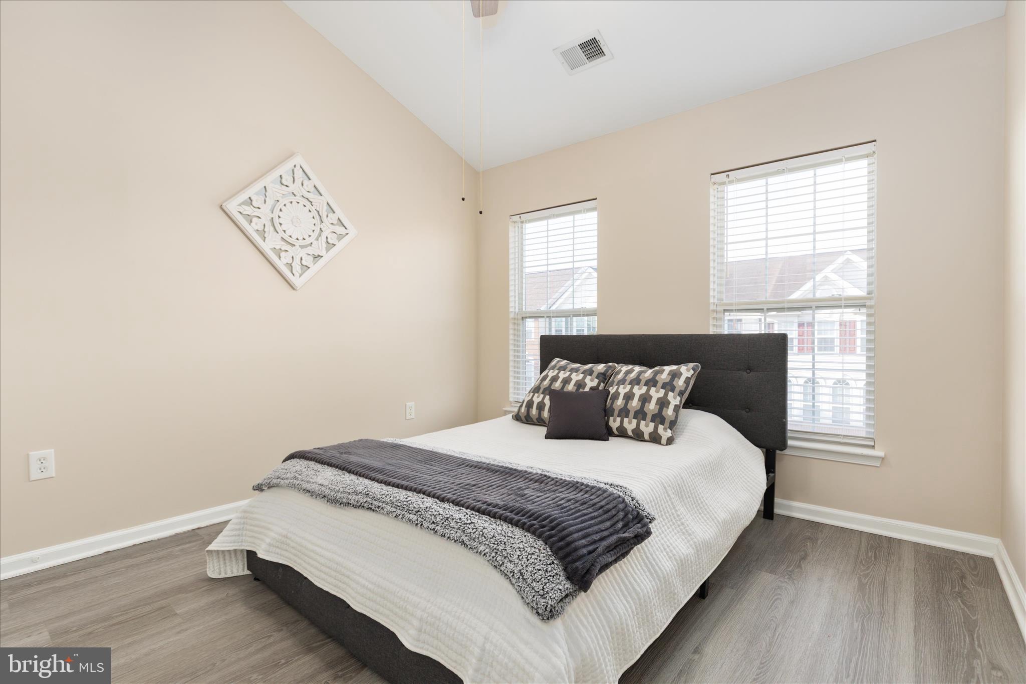 ASHBURN VILLAGE - Residential