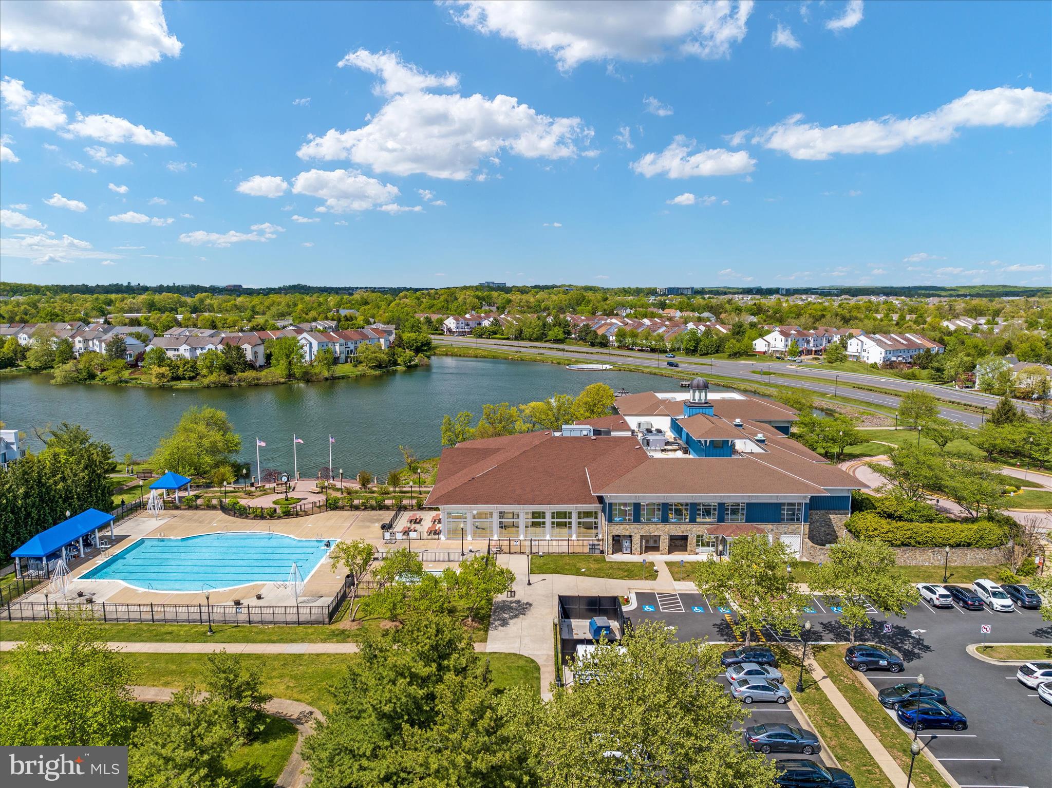 ASHBURN VILLAGE - Residential