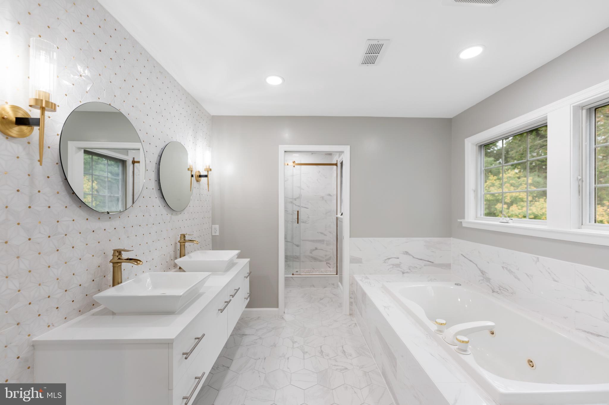 BREYER WOODS - Residential