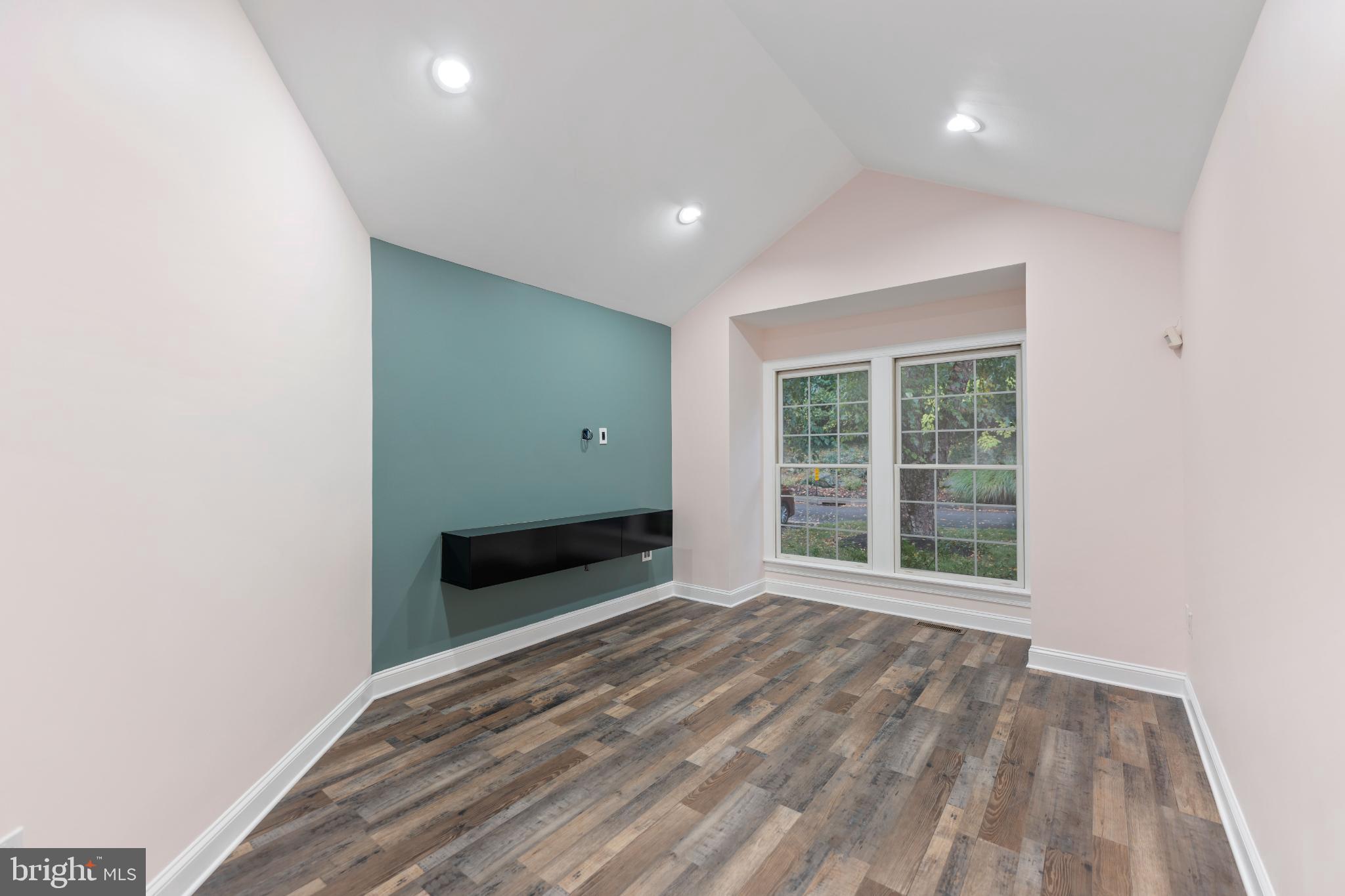 BREYER WOODS - Residential