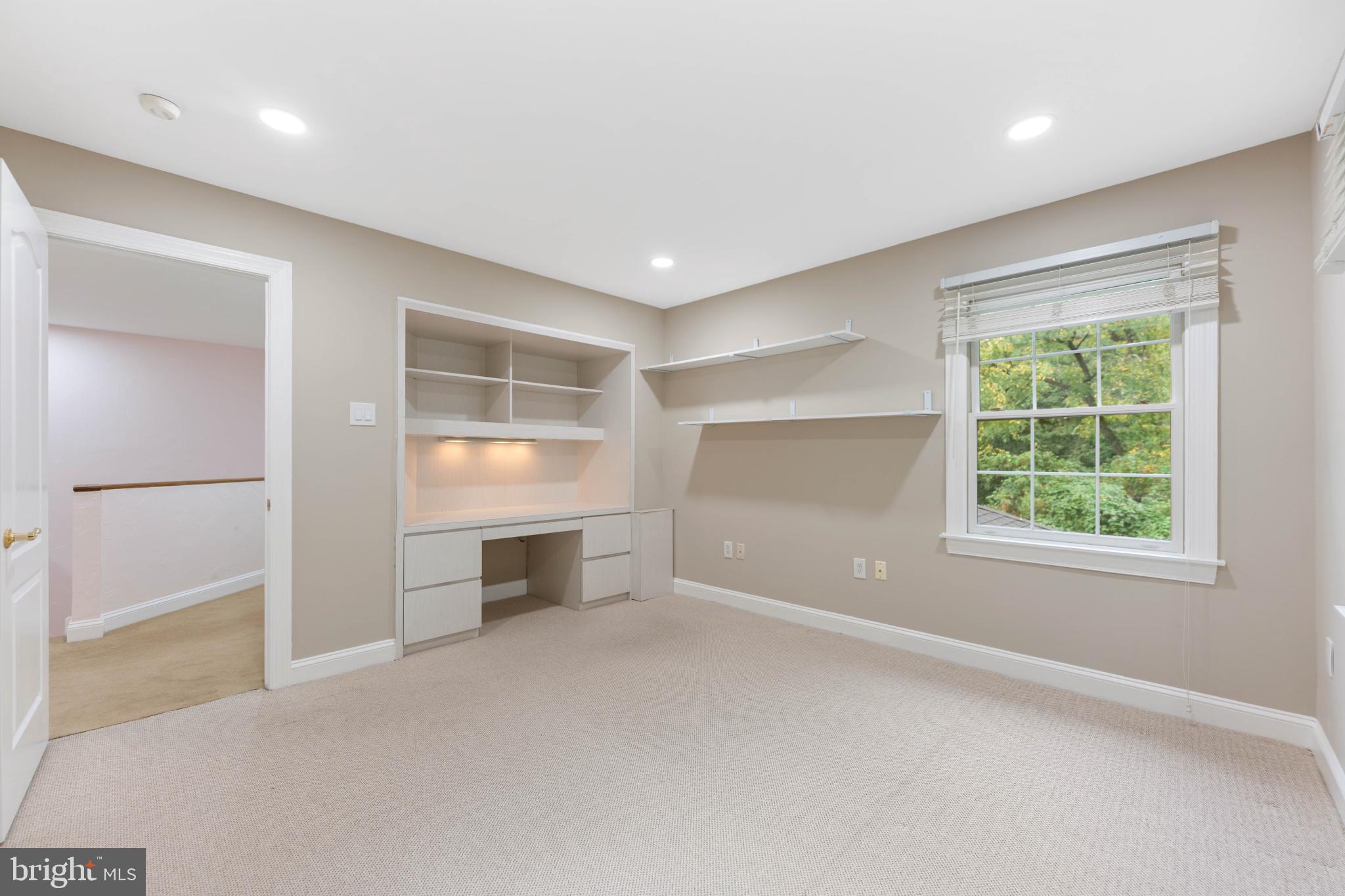 BREYER WOODS - Residential