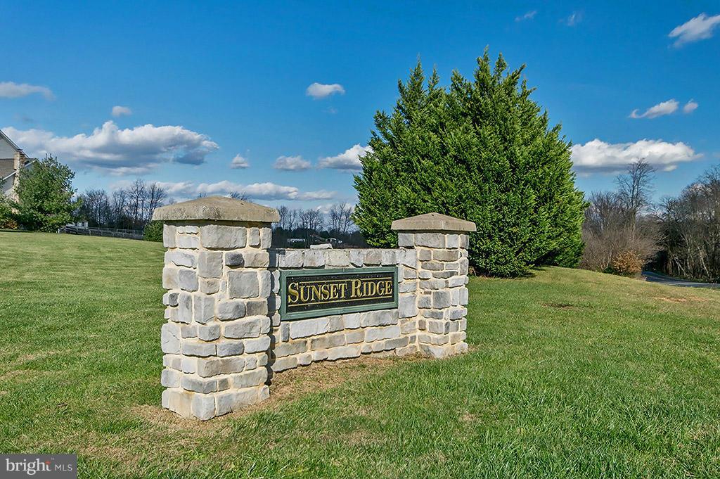 SUNSET RIDGE - Residential