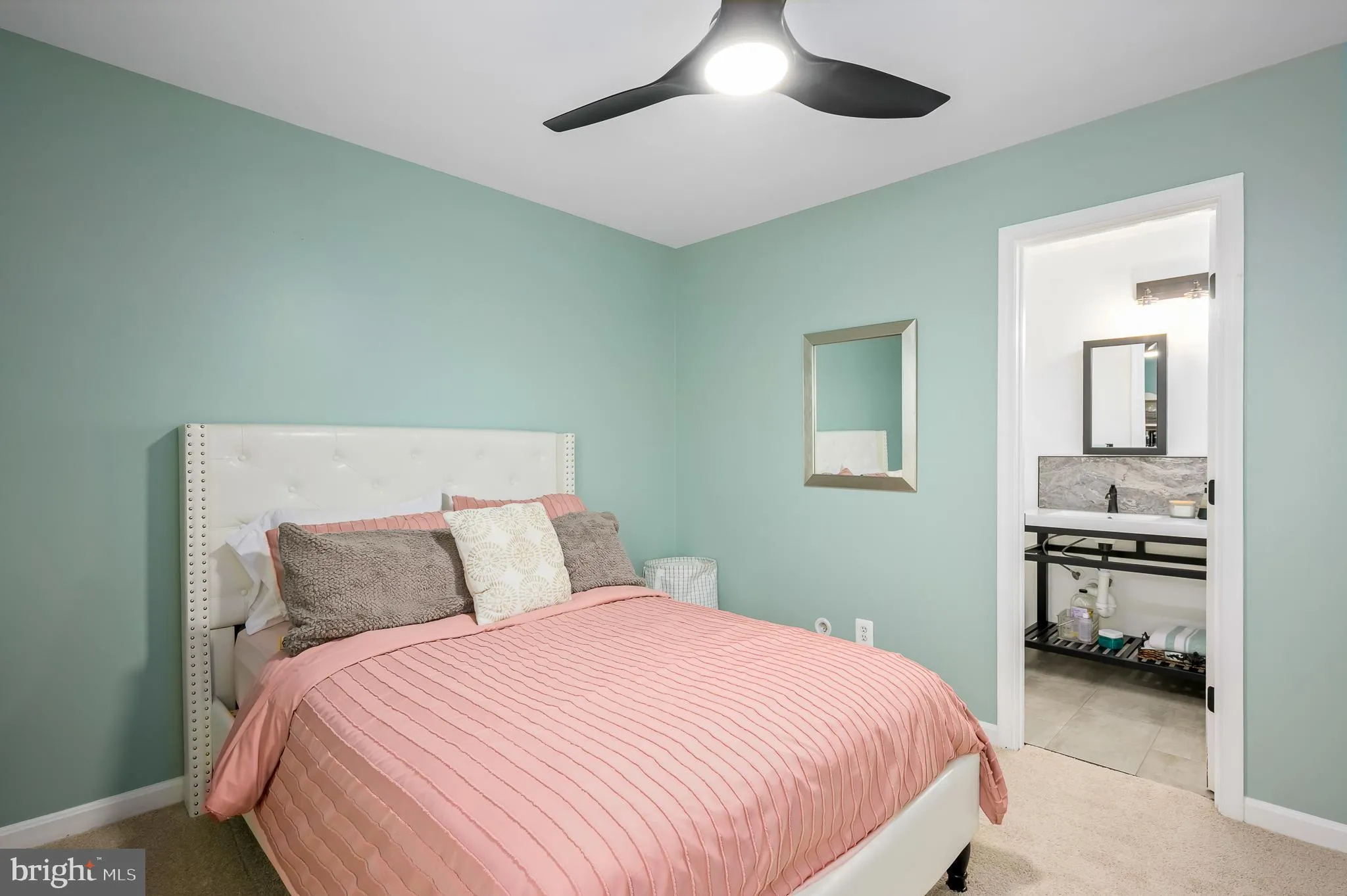 Leesburg, Virginia 20176, United States, 3 Bedrooms Bedrooms, ,3 BathroomsBathrooms,Residential,Pending,235431