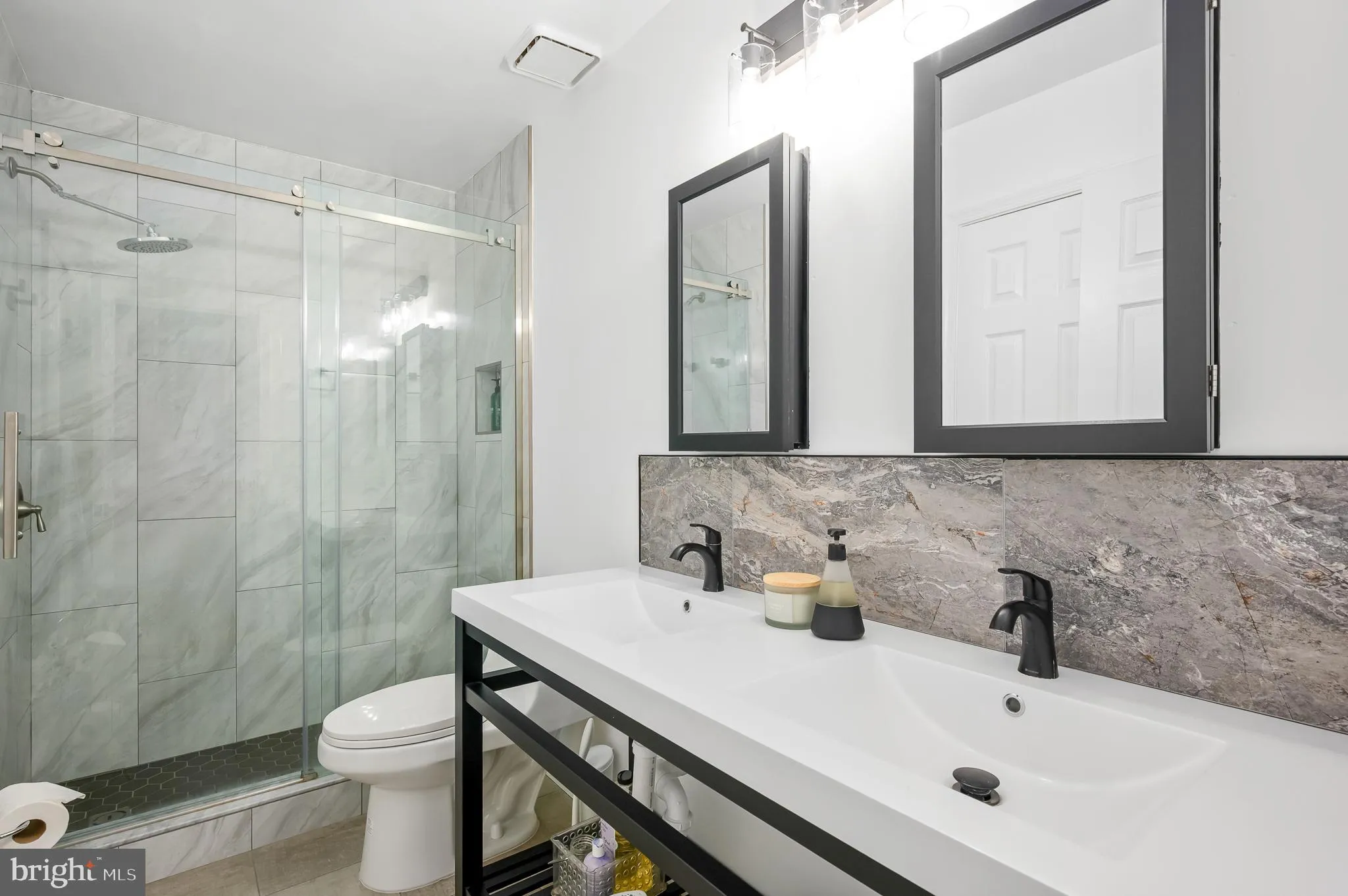 Leesburg, Virginia 20176, United States, 3 Bedrooms Bedrooms, ,3 BathroomsBathrooms,Residential,Pending,235431