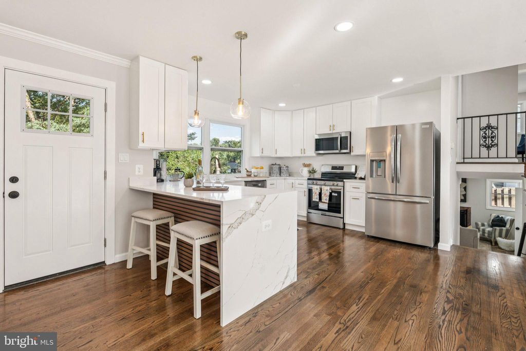 Photo of 3506 Queen Anne Drive, FAIRFAX, VA 22030 (MLS # VAFC2006750)