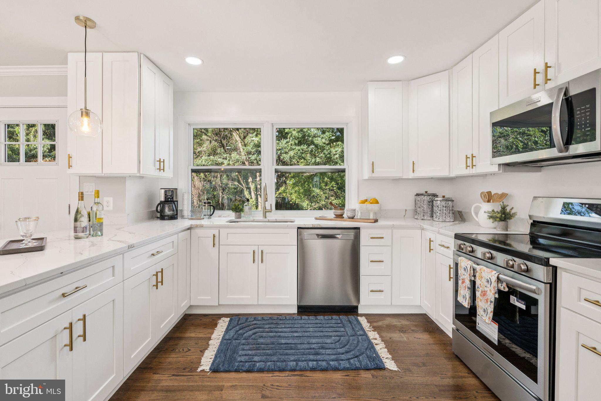 3506 QUEEN ANNE DRIVE