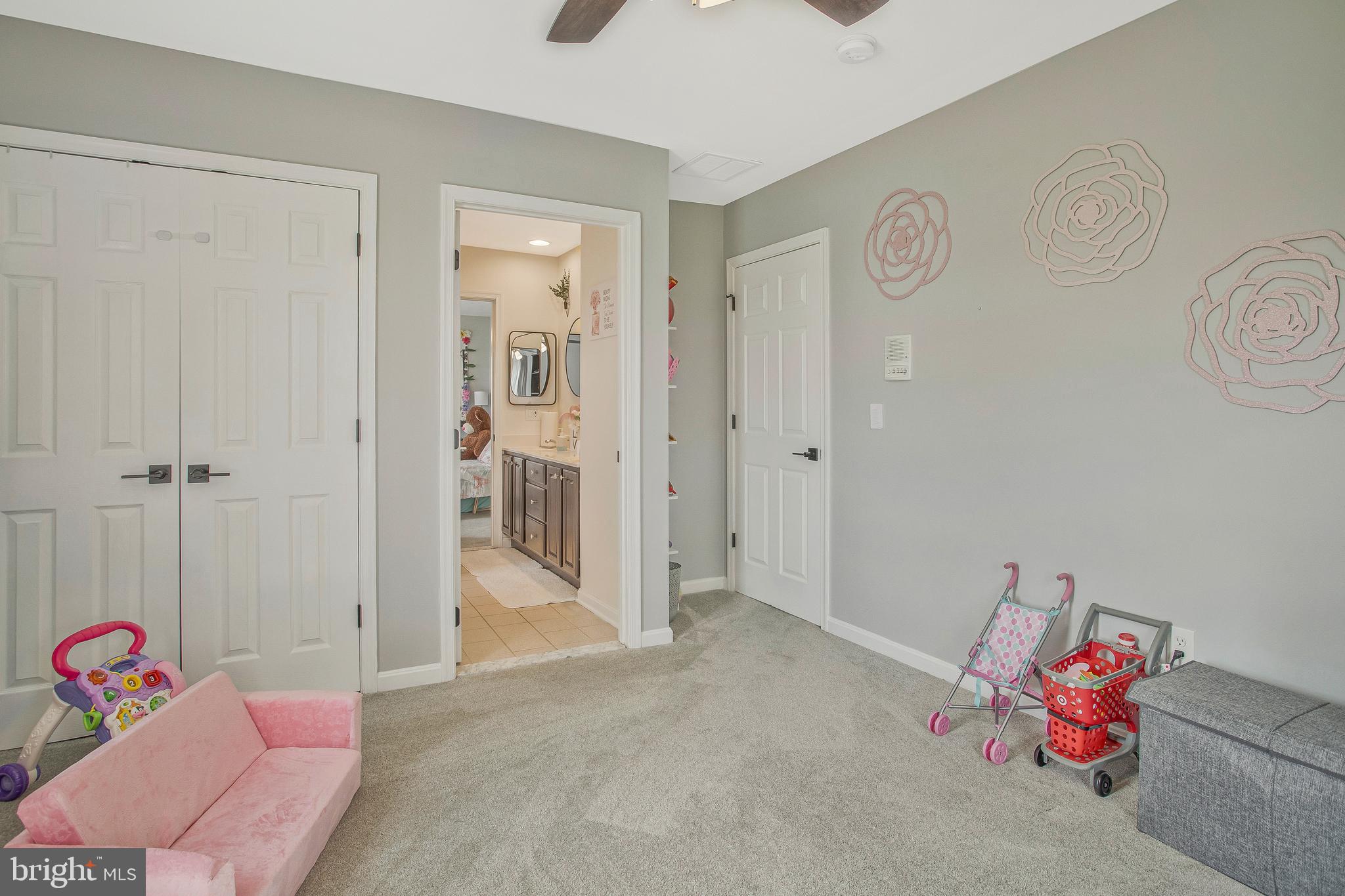 GENEVA FARM - Residential