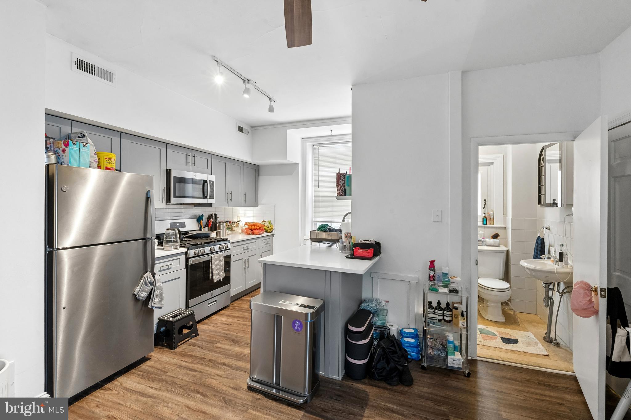 RITTENHOUSE SQUARE - Commercial Sale