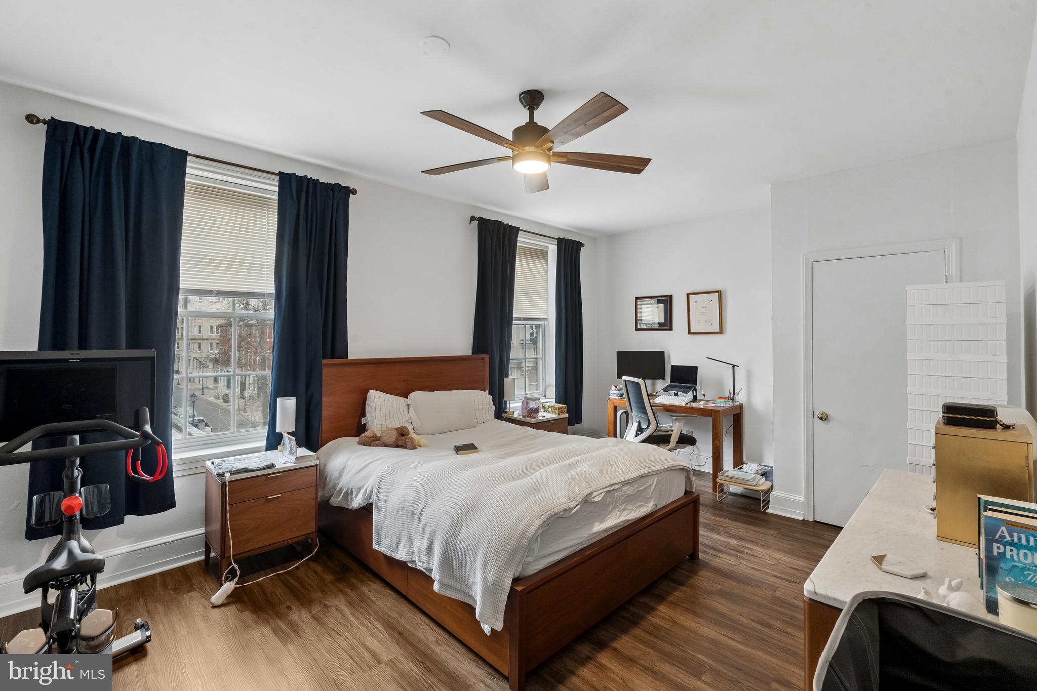 RITTENHOUSE SQUARE - Commercial Sale