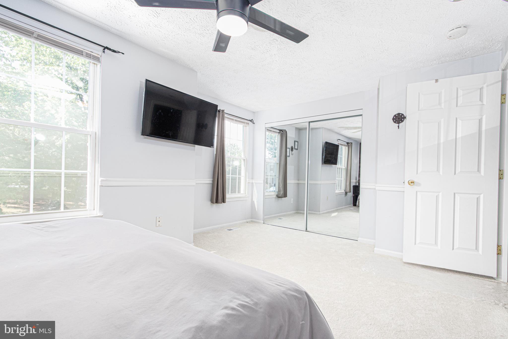 CONSTANT FRIENDSHIP - Residential