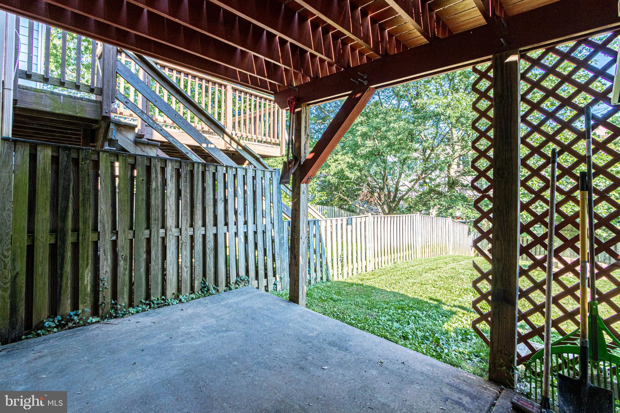 CONSTANT FRIENDSHIP - Residential