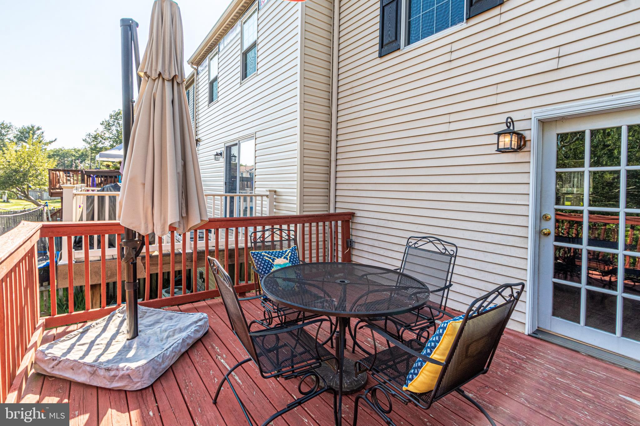 CONSTANT FRIENDSHIP - Residential