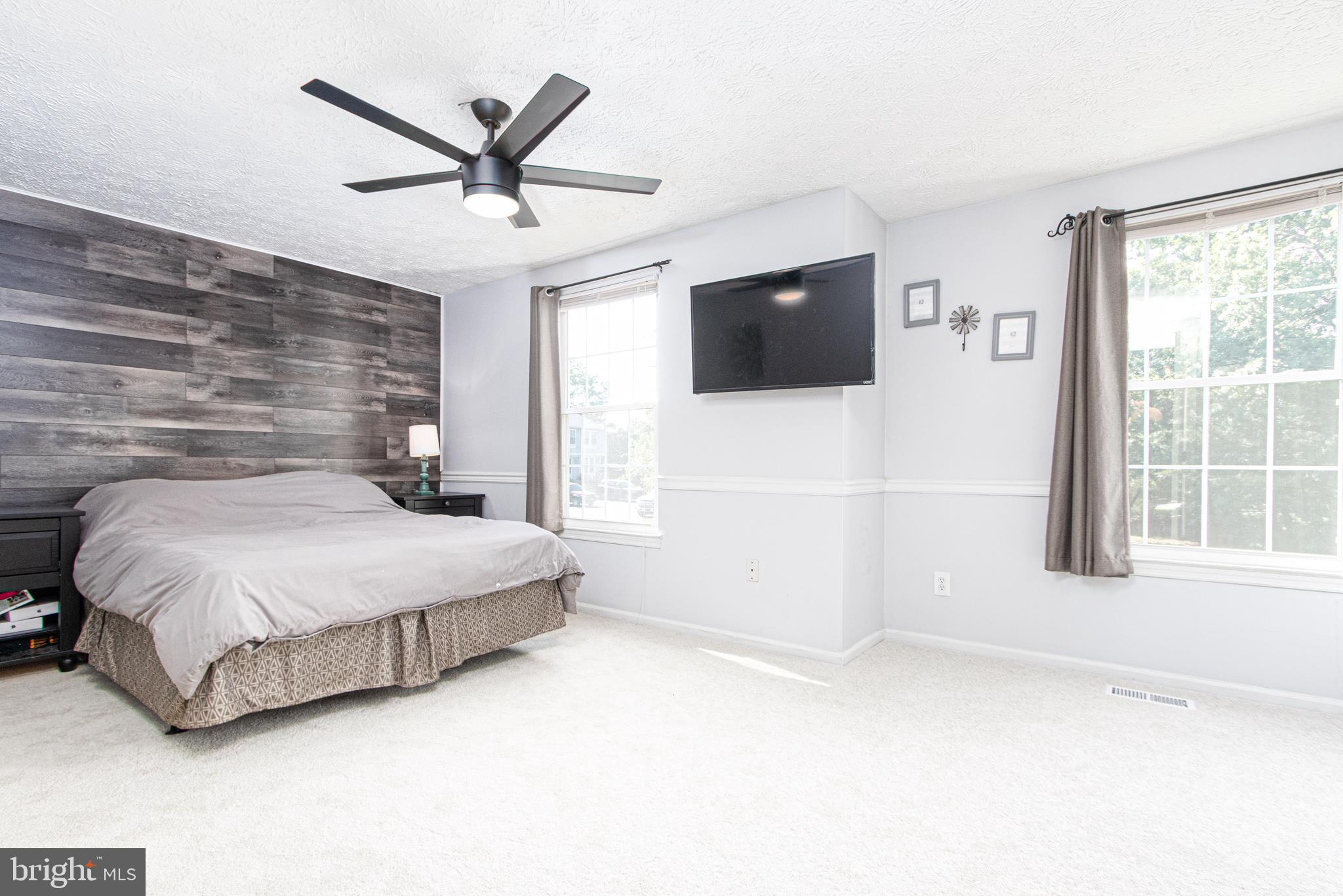 CONSTANT FRIENDSHIP - Residential