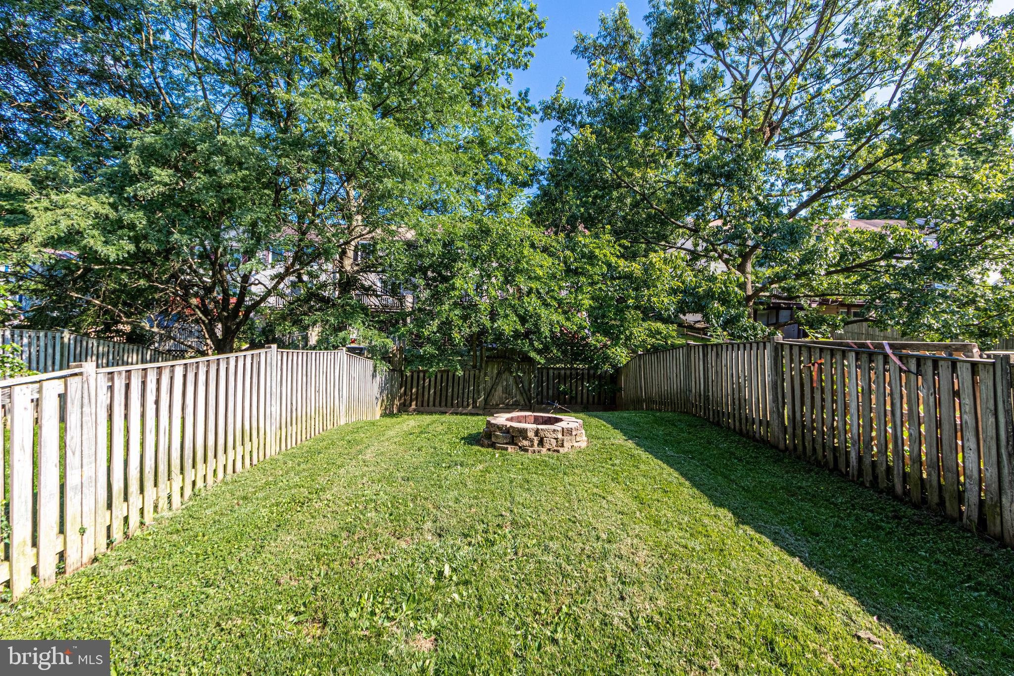 CONSTANT FRIENDSHIP - Residential